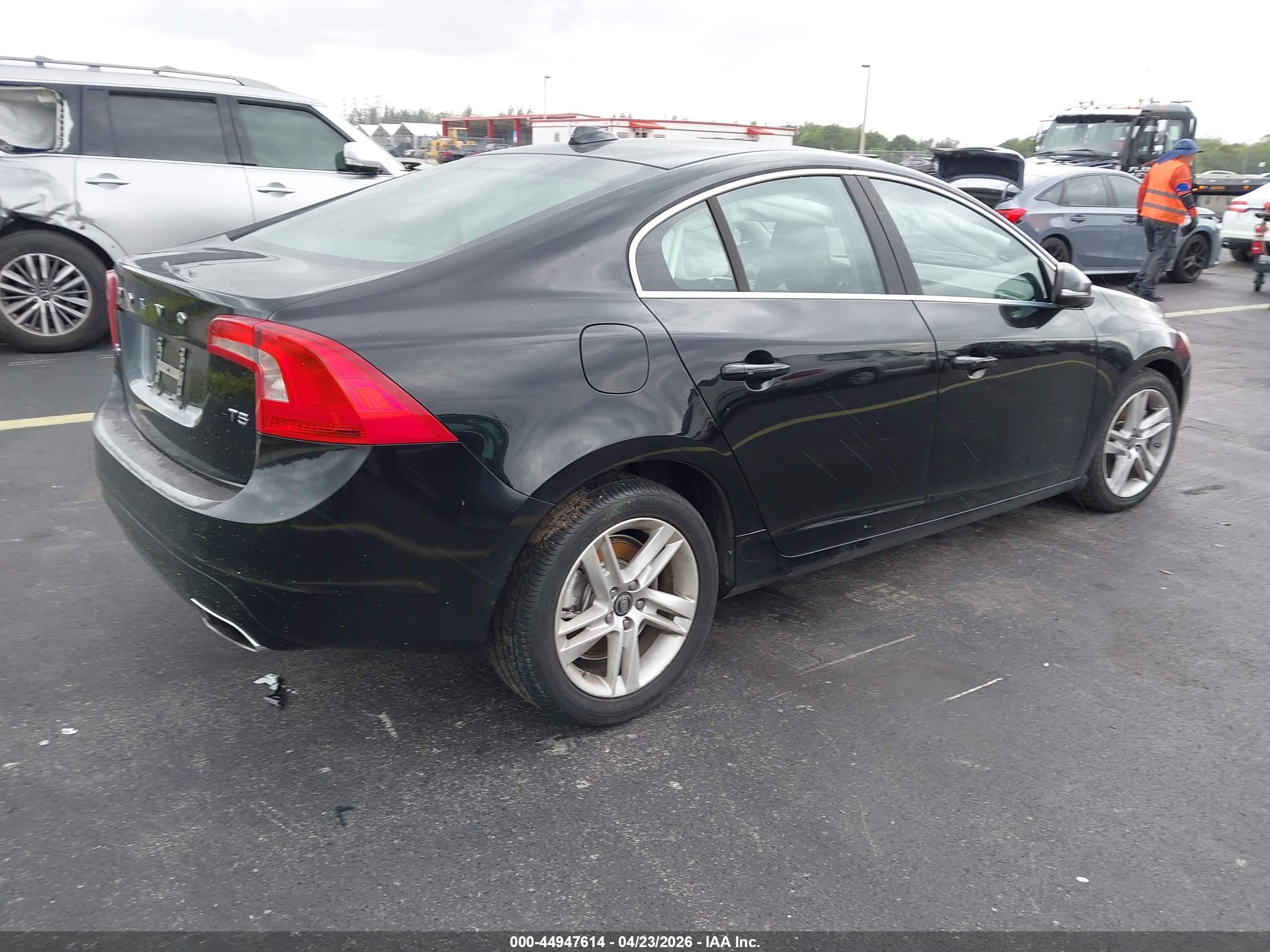 VOLVO S60 image 4