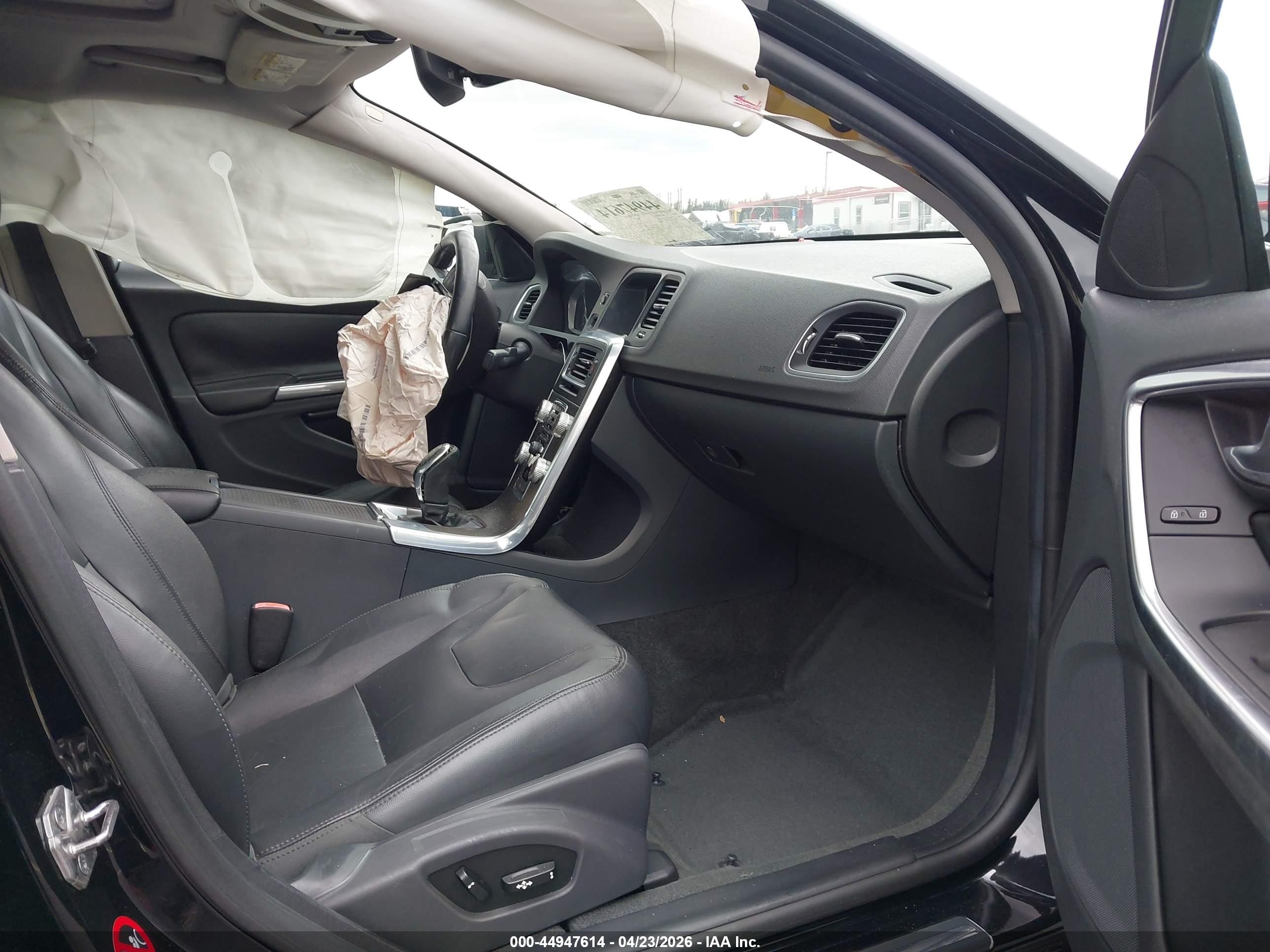 VOLVO S60 image 5