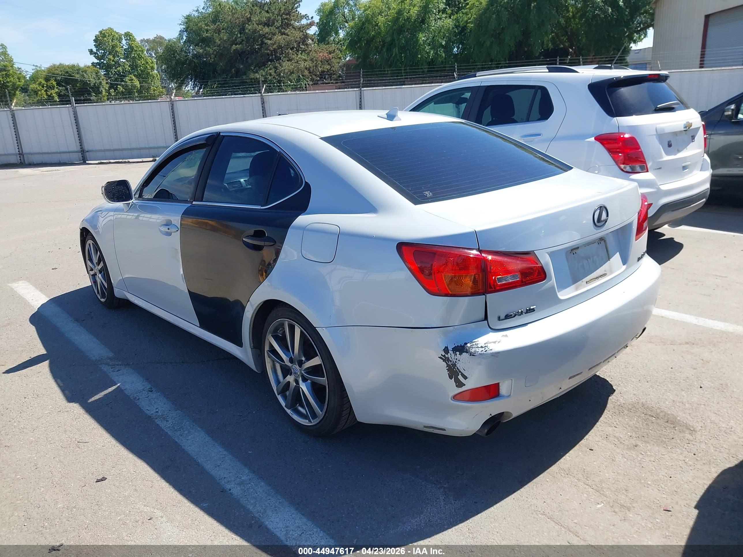 LEXUS IS image 3