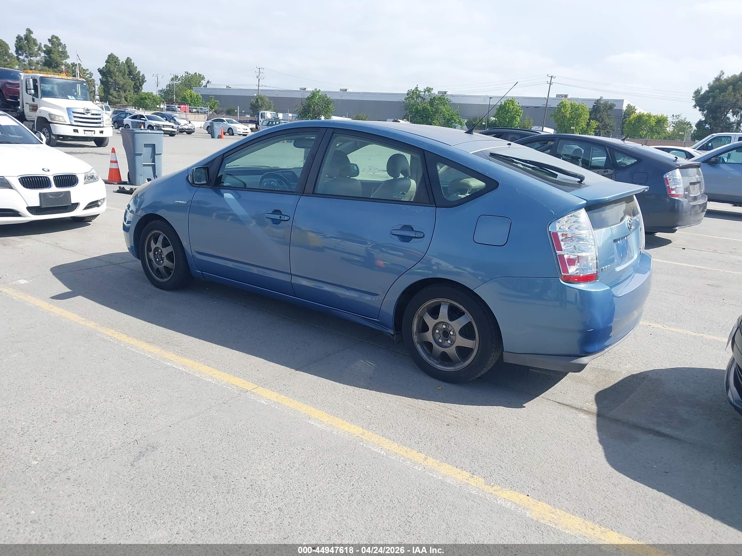 TOYOTA PRIUS image 3