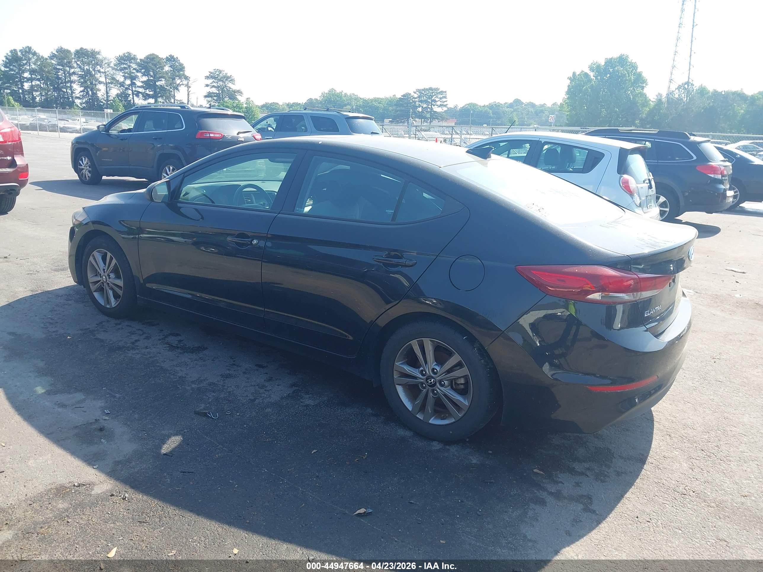 HYUNDAI ELANTRA image 3