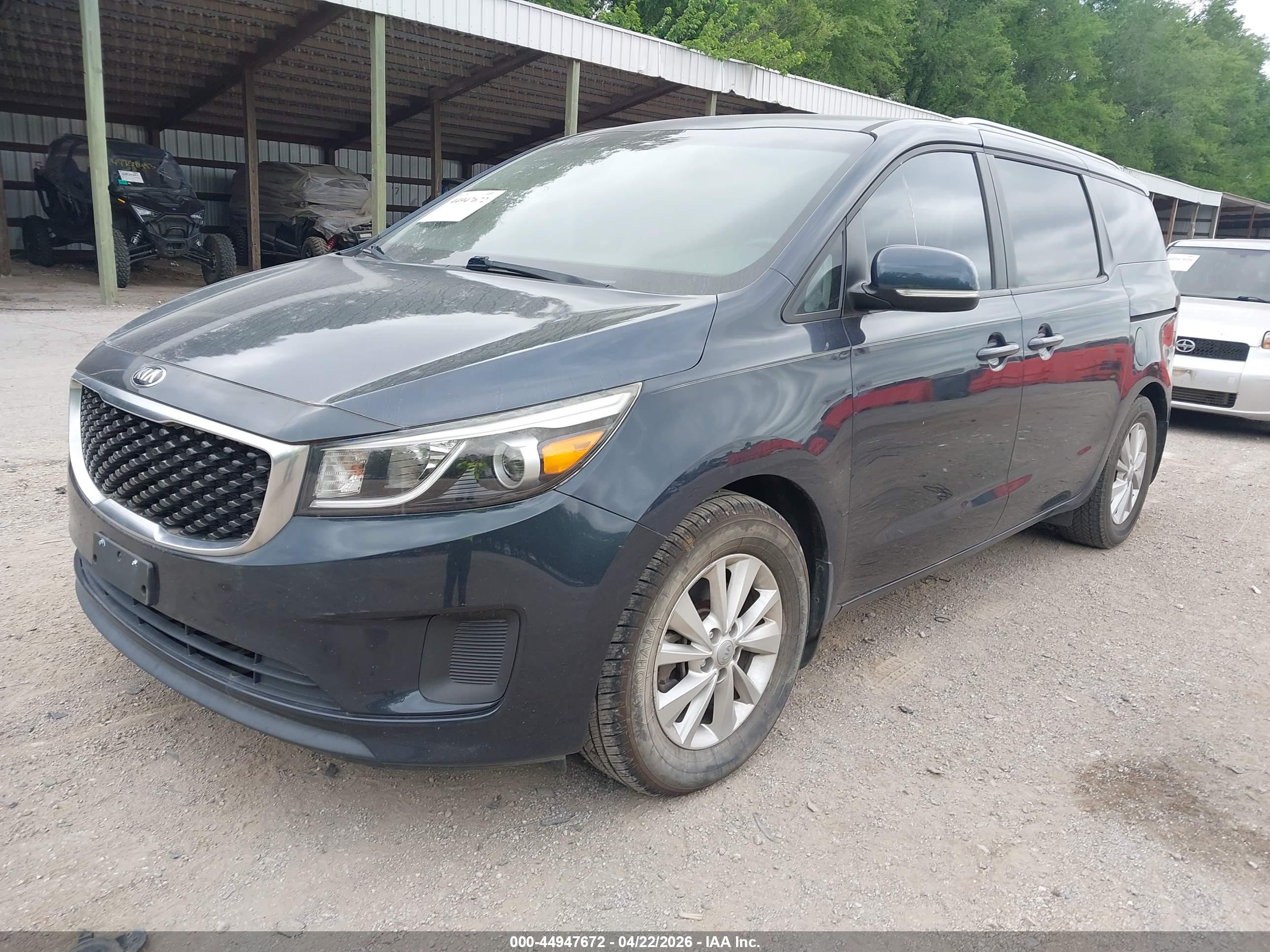 KIA SEDONA image 2