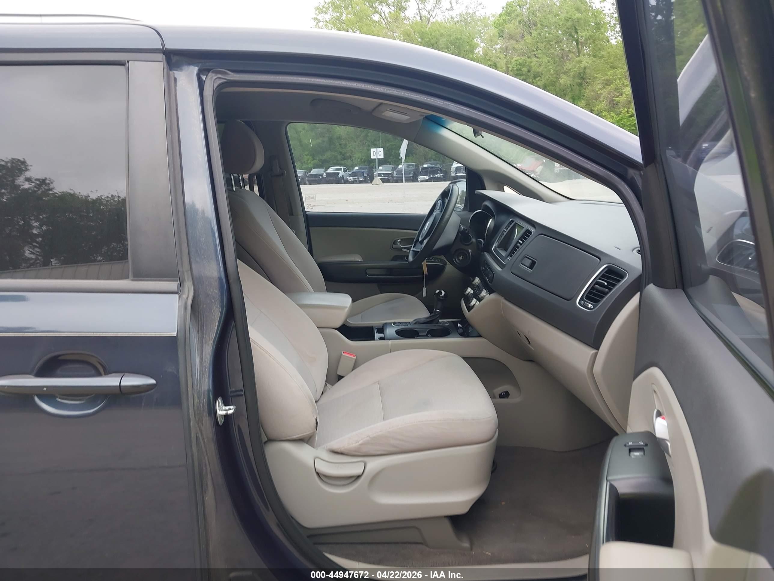 KIA SEDONA image 5