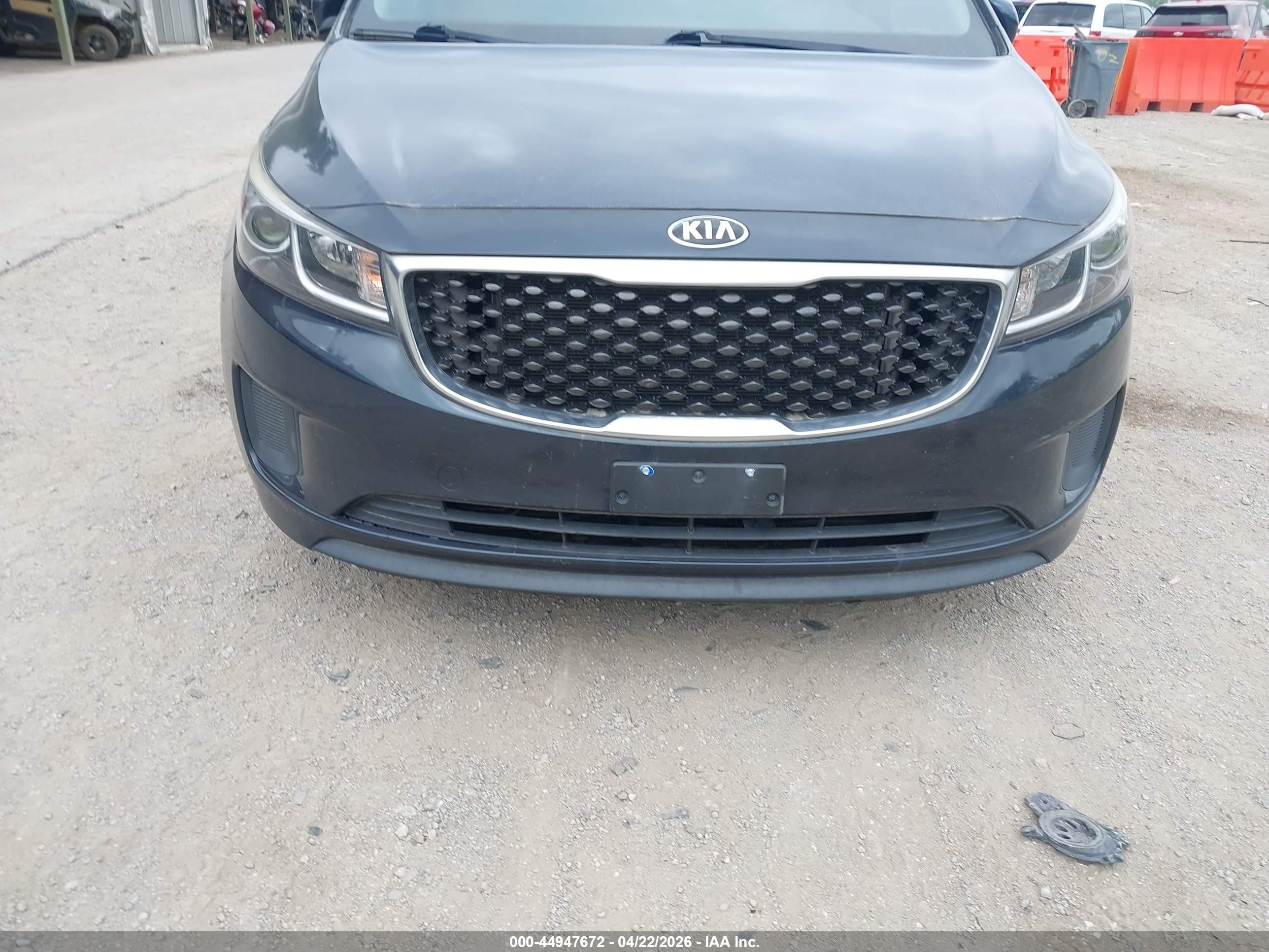 KIA SEDONA image 6