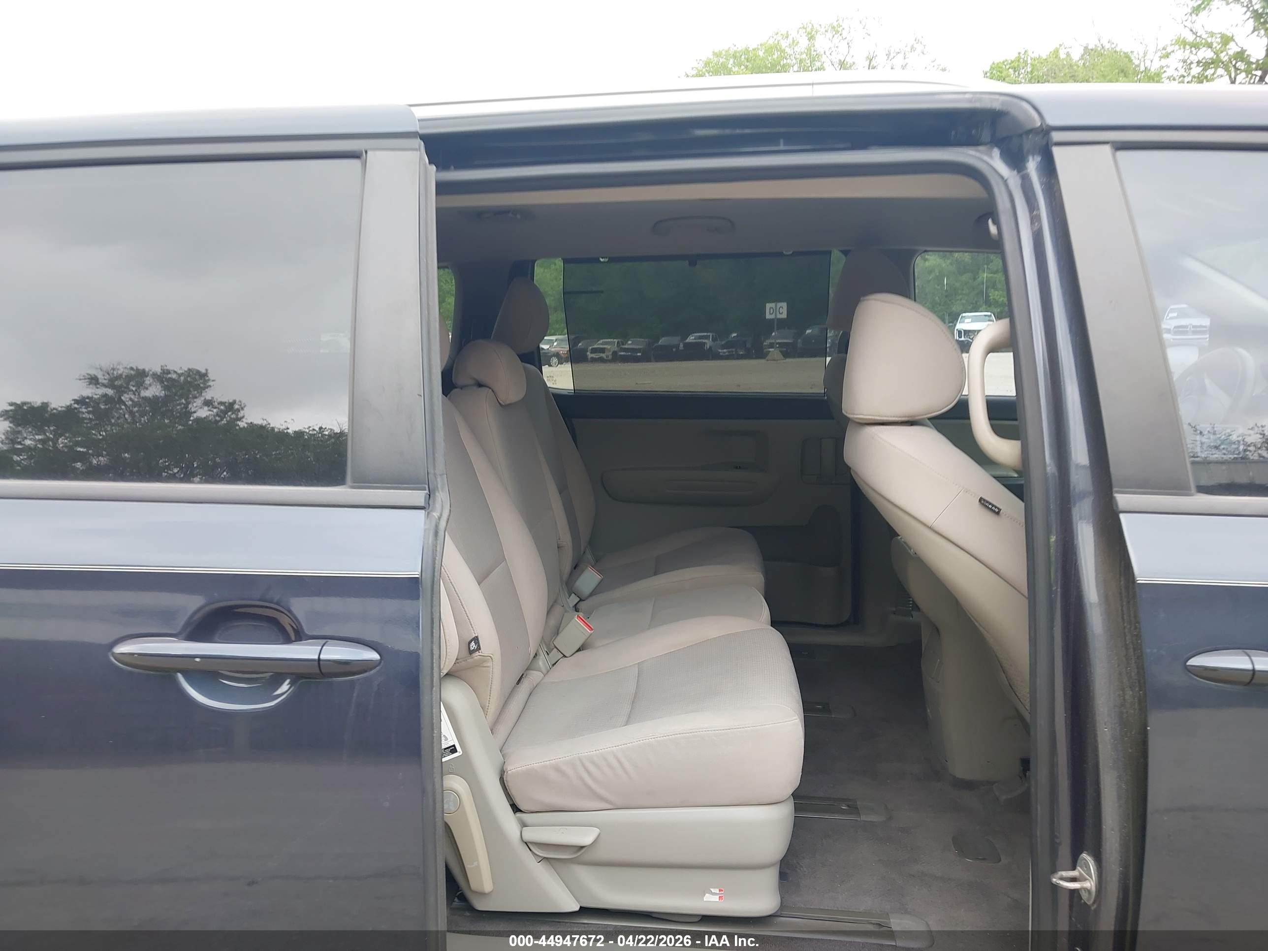 KIA SEDONA image 8