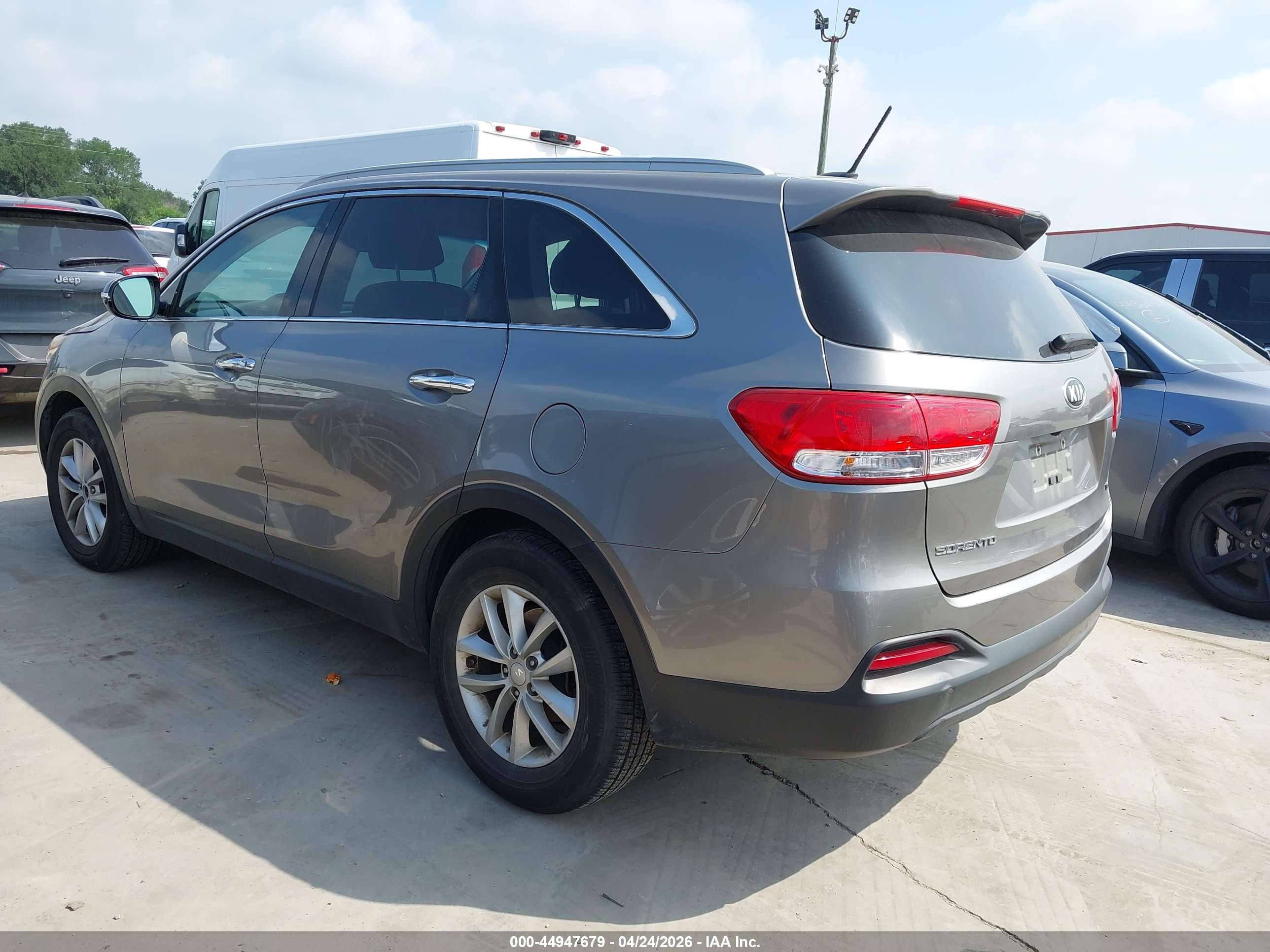 KIA SORENTO image 3