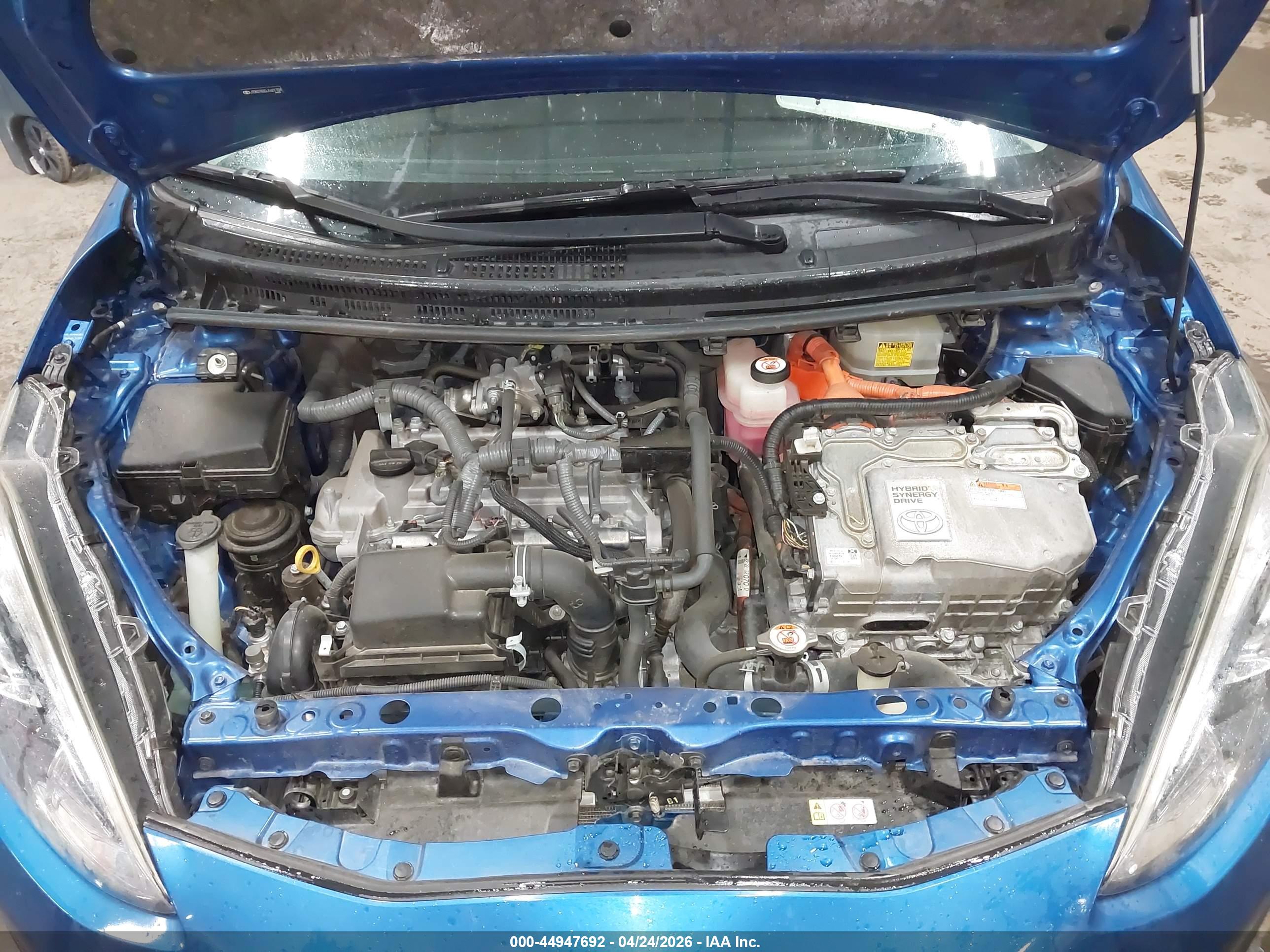 TOYOTA PRIUS image 10