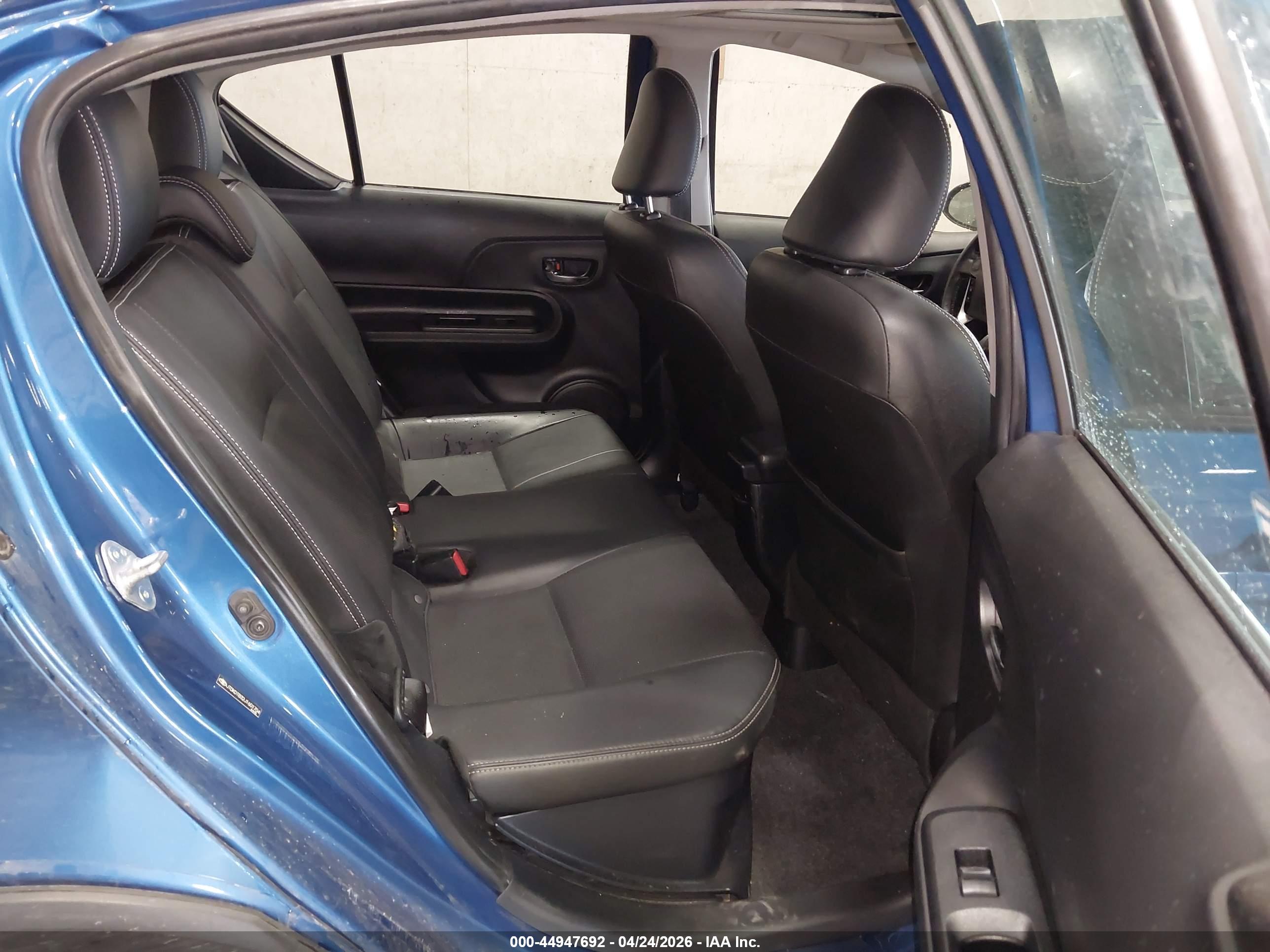 TOYOTA PRIUS image 8