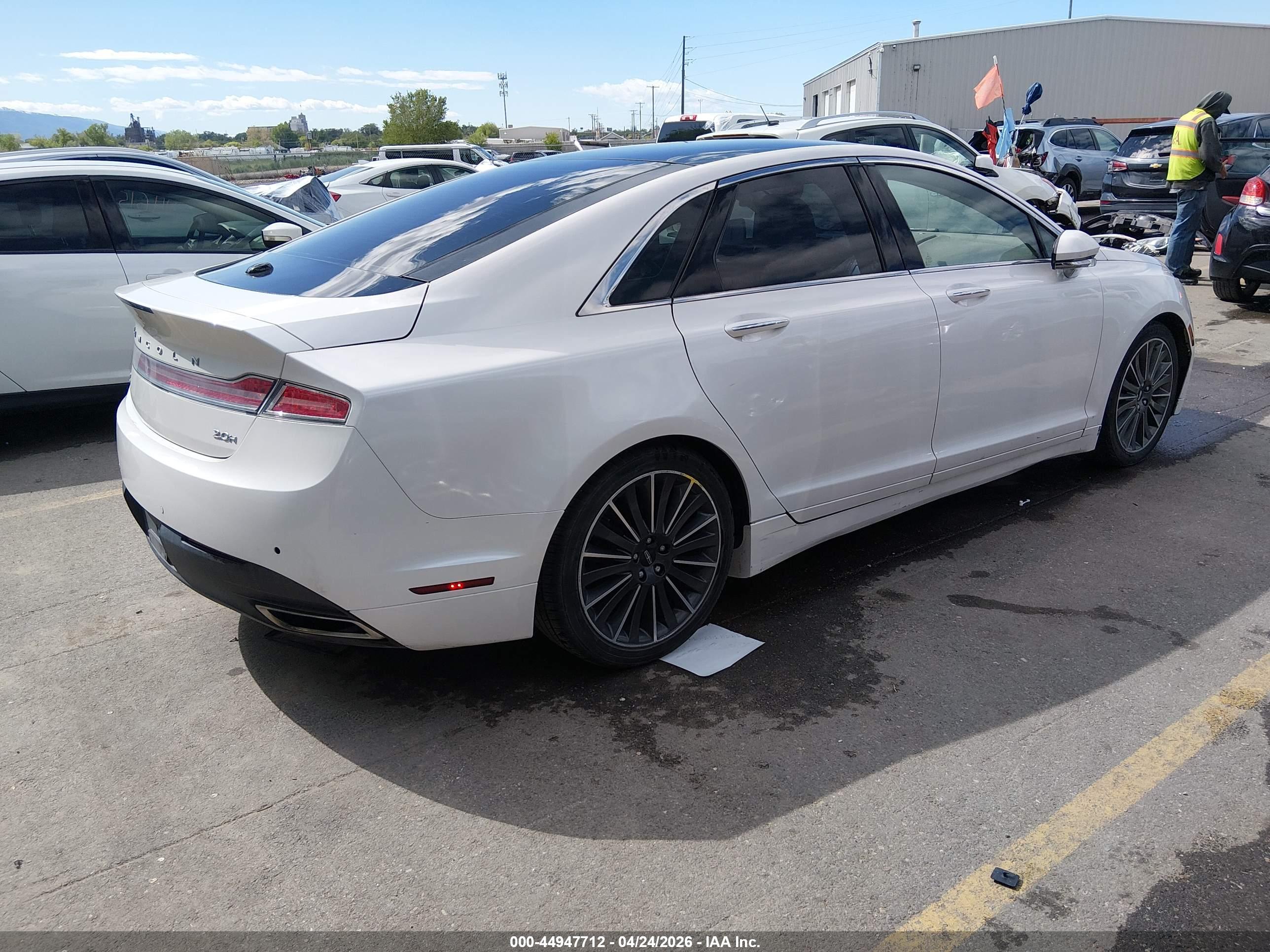 LINCOLN MKZ image 4