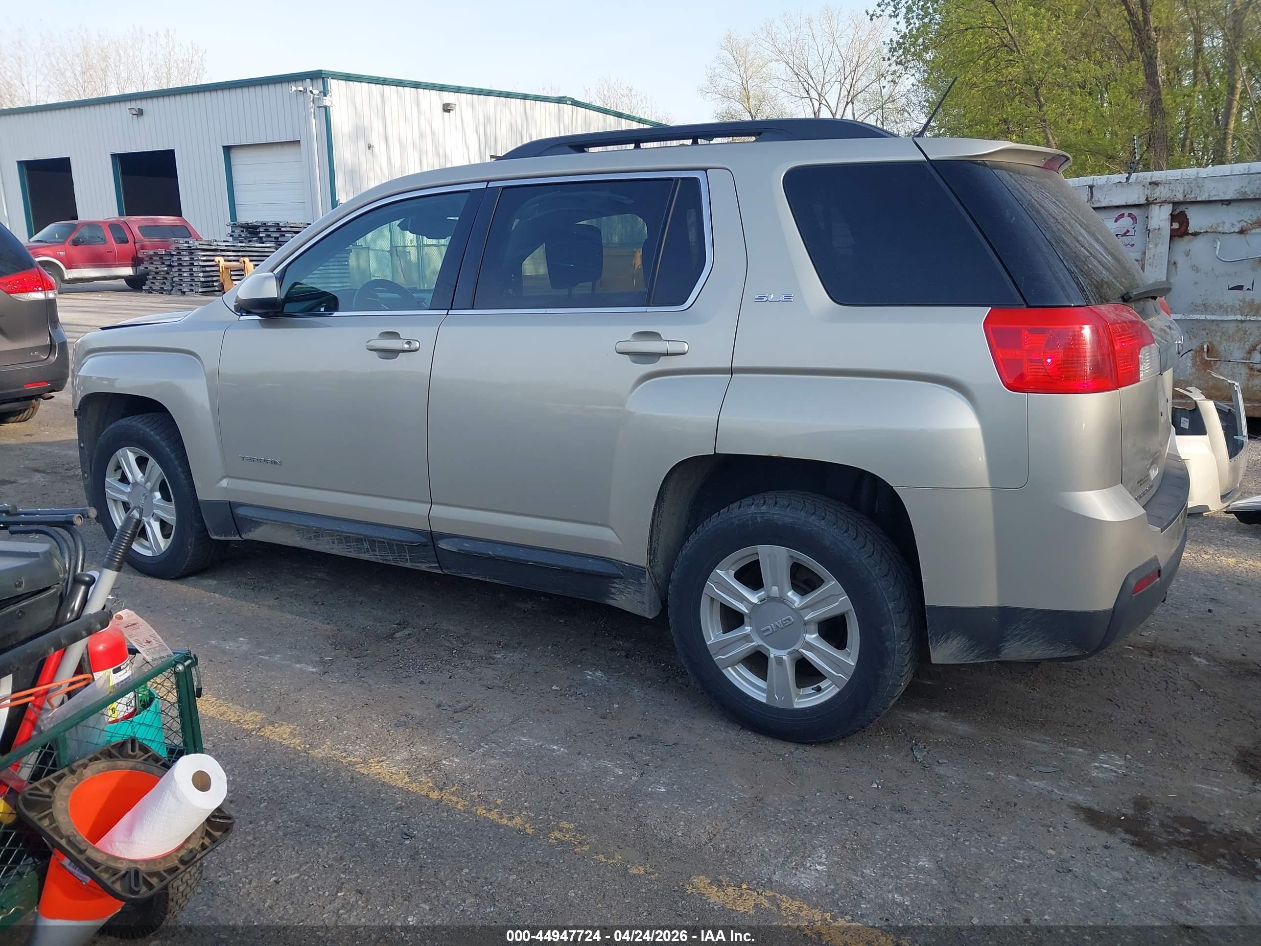 GMC TERRAIN image 3