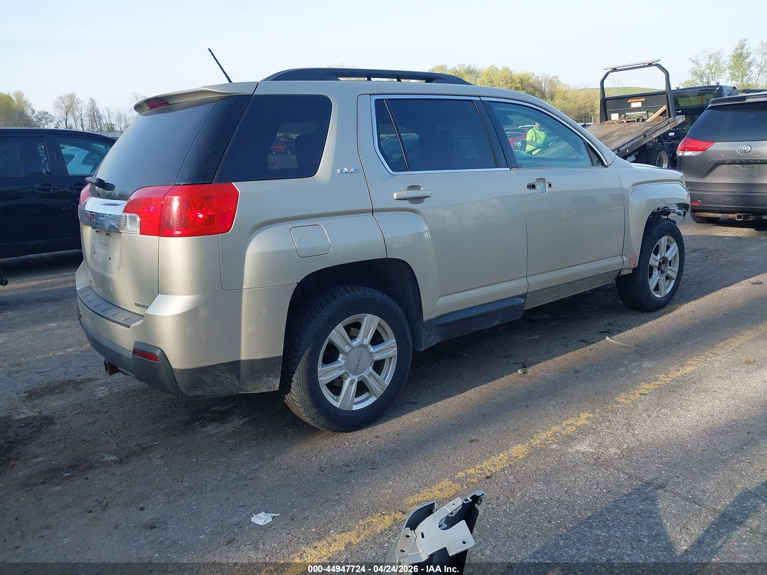 GMC TERRAIN image 4