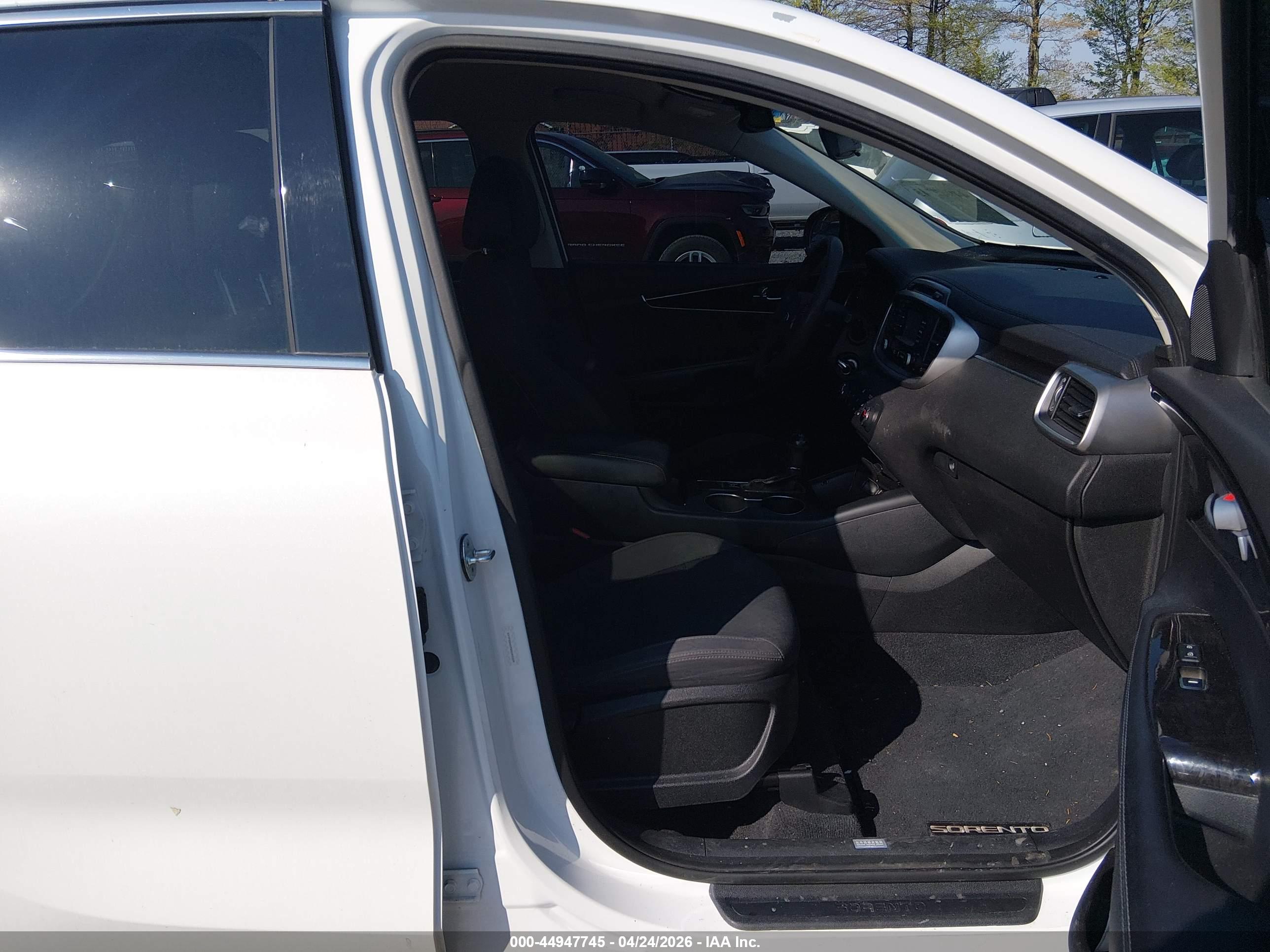 KIA SORENTO image 5