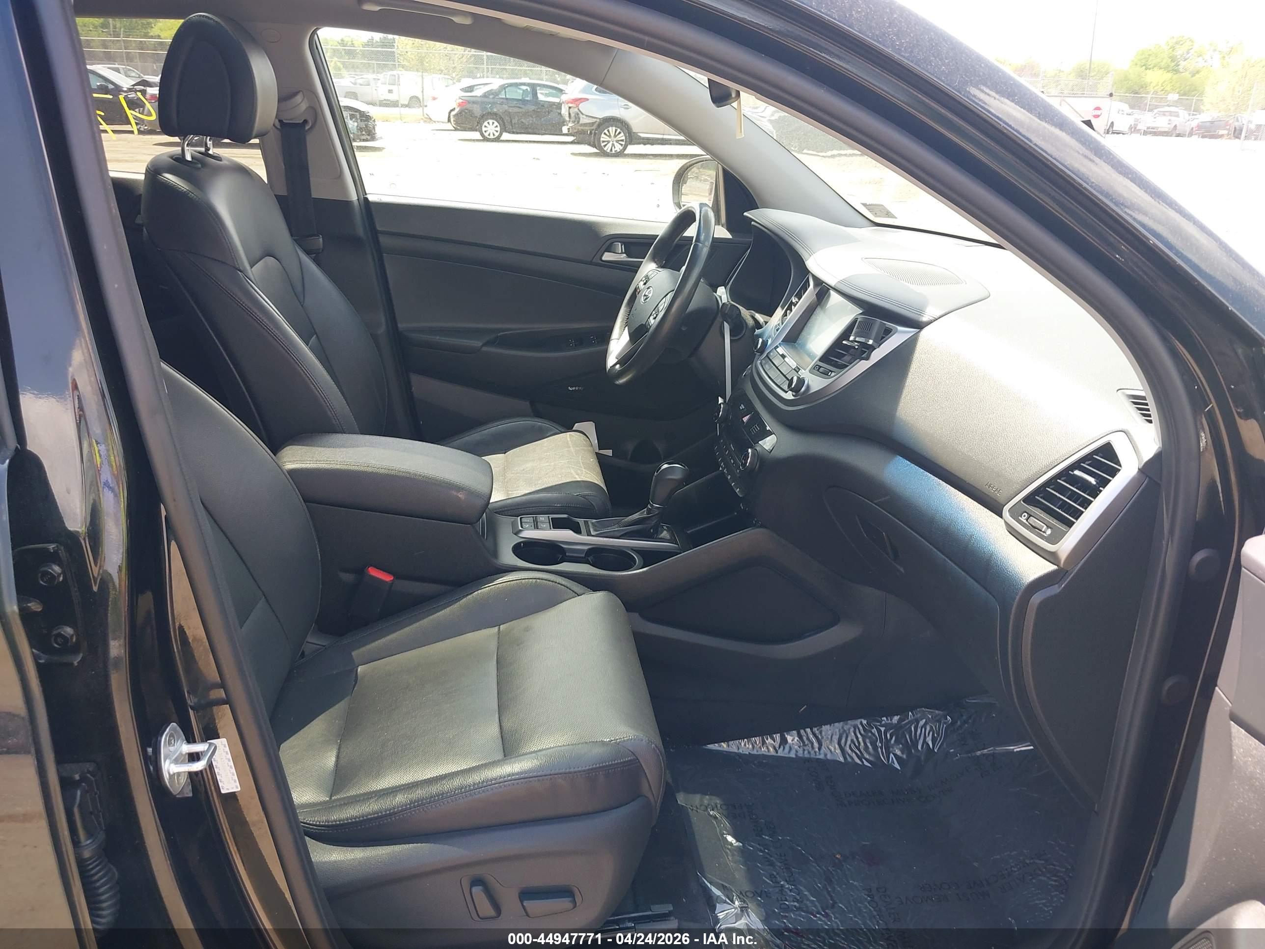 HYUNDAI TUCSON image 5