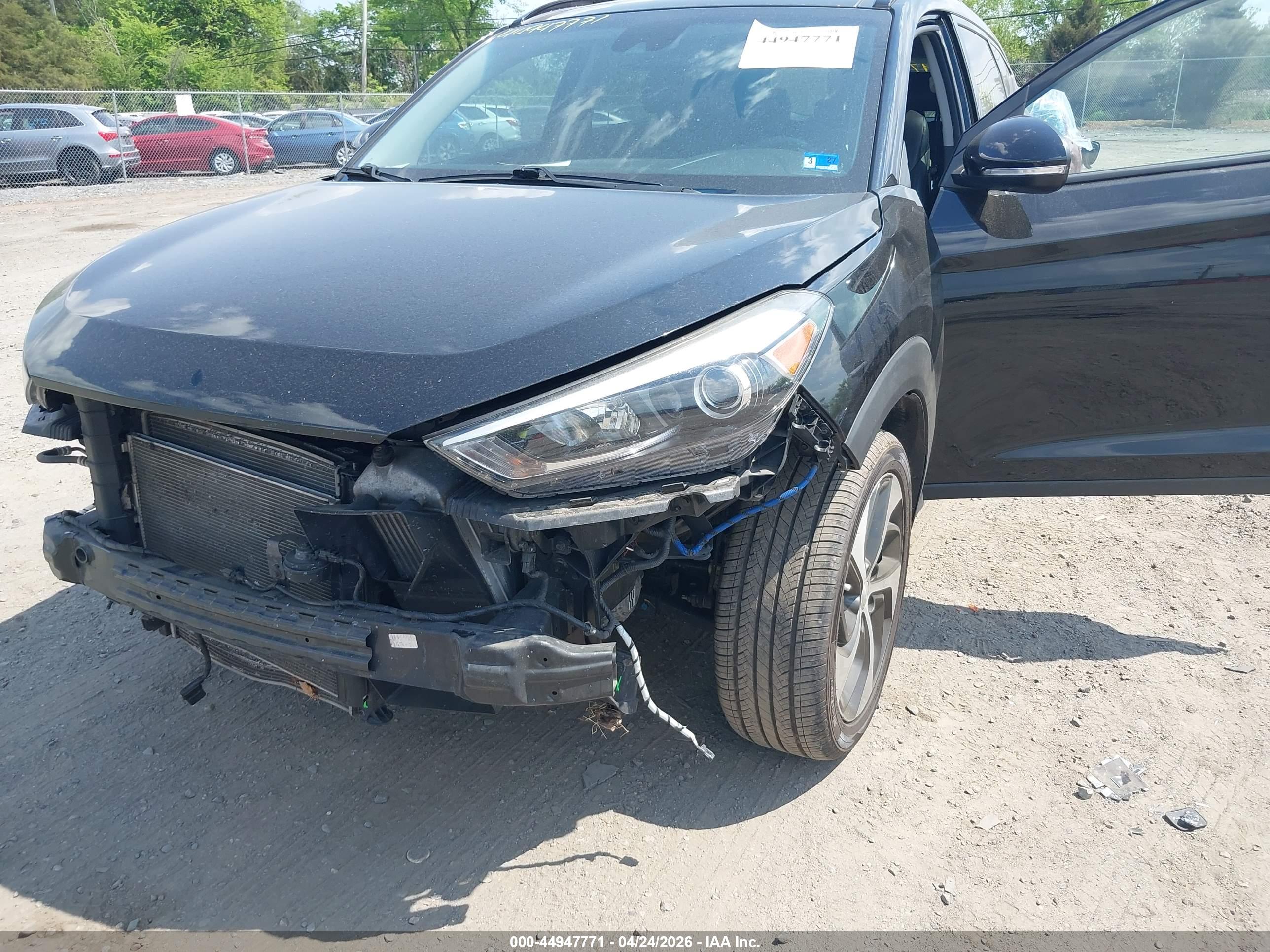 HYUNDAI TUCSON image 6