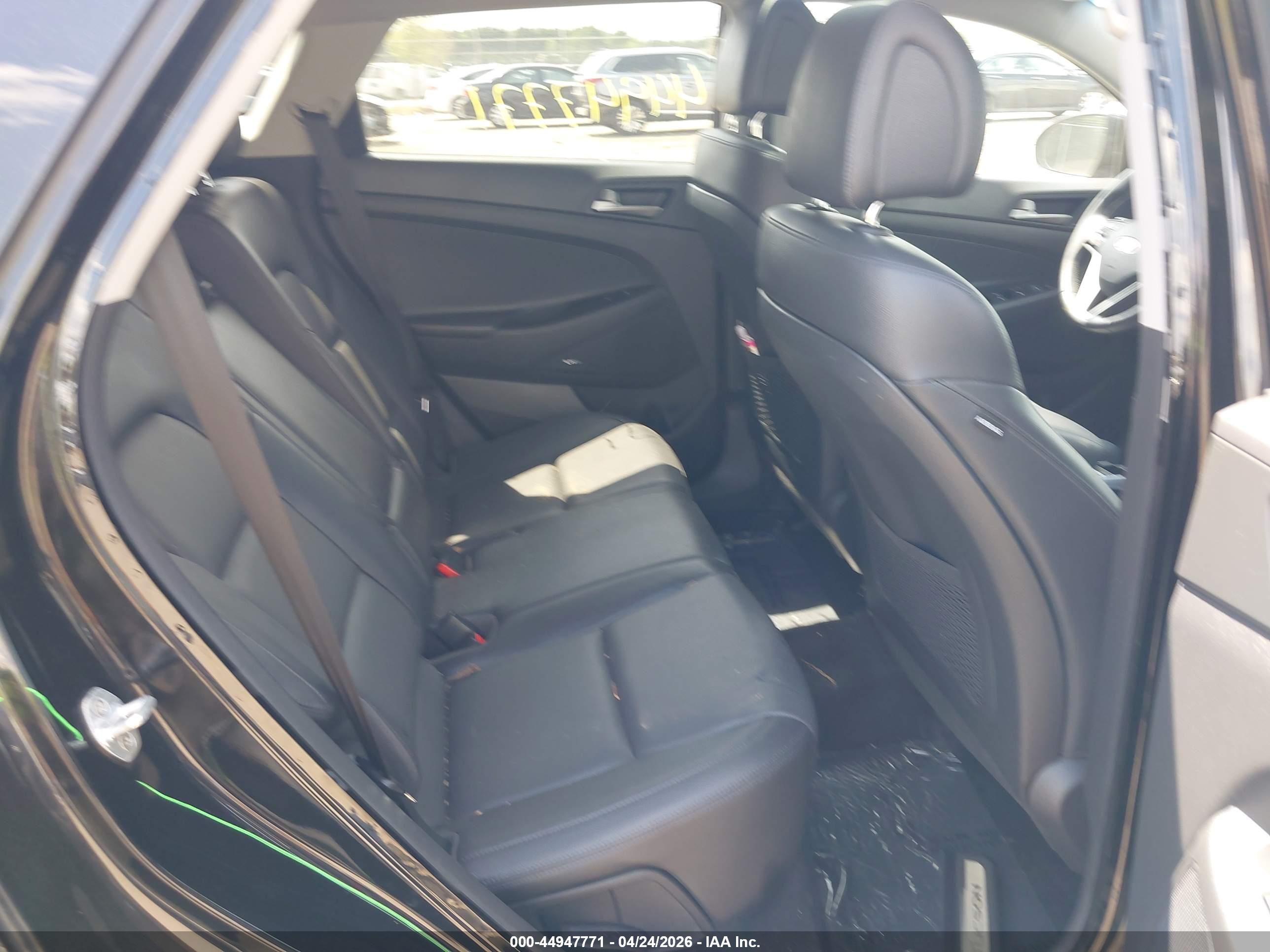 HYUNDAI TUCSON image 8