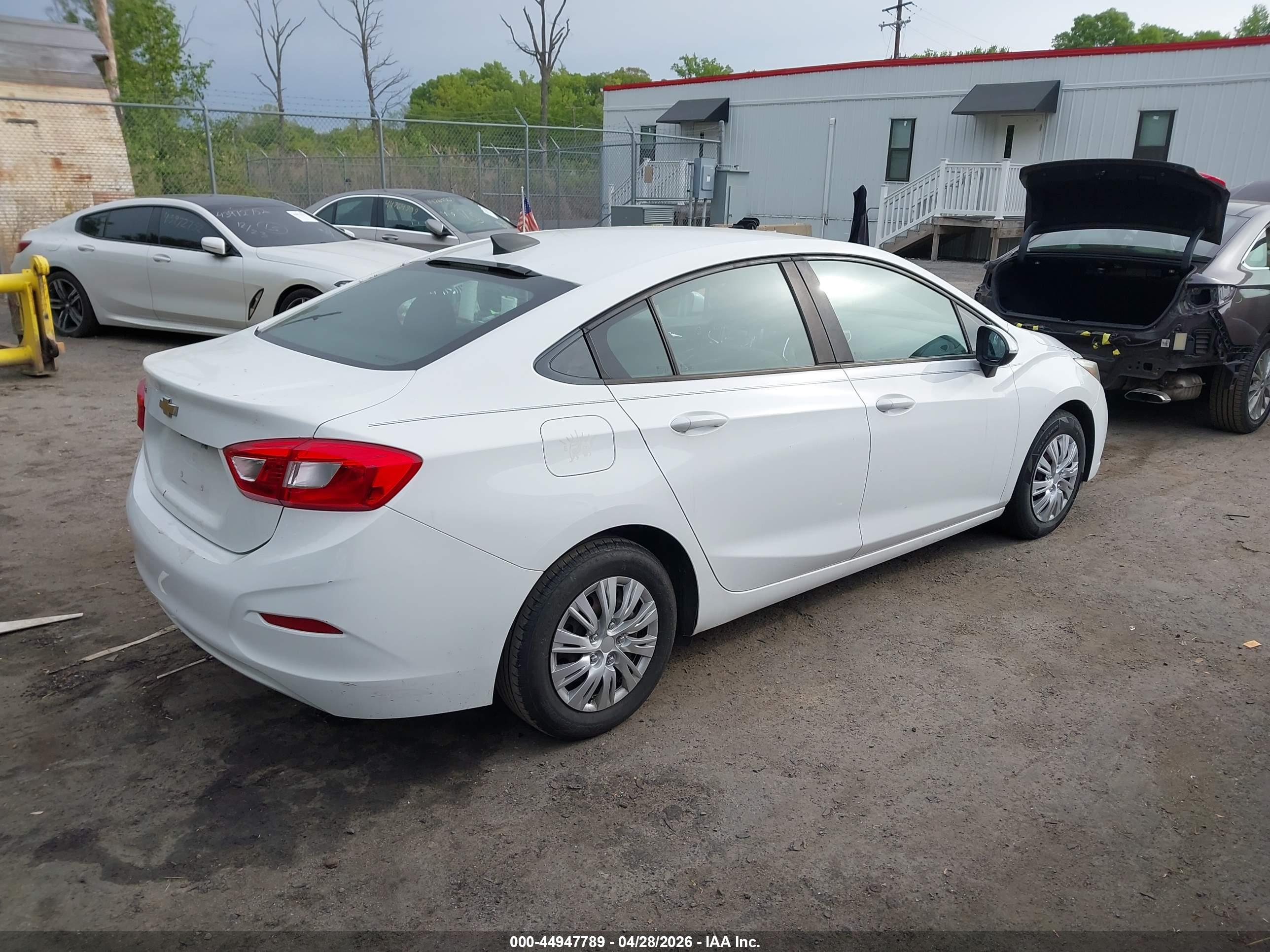 CHEVROLET CRUZE image 4