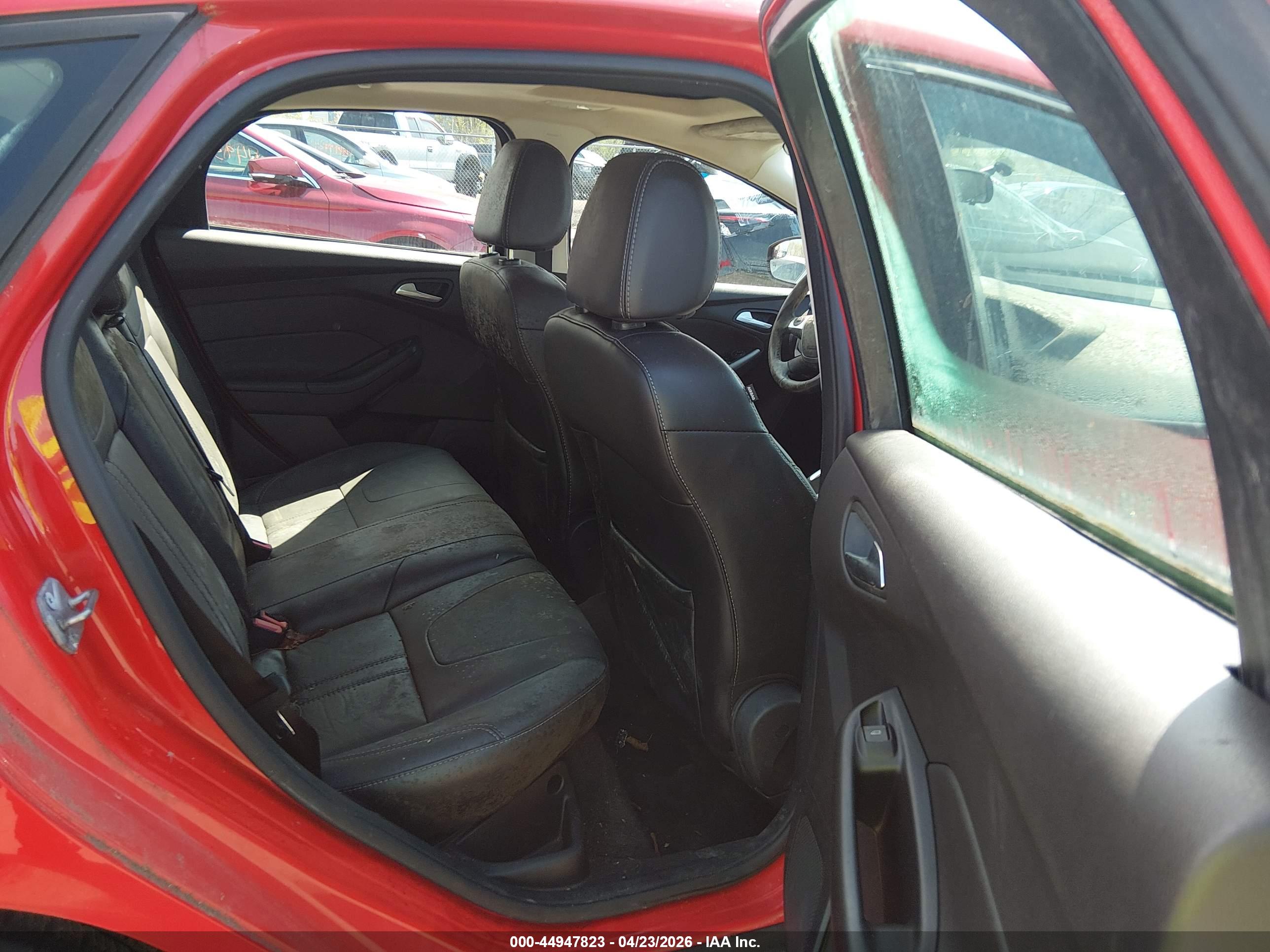 FORD FOCUS image 8