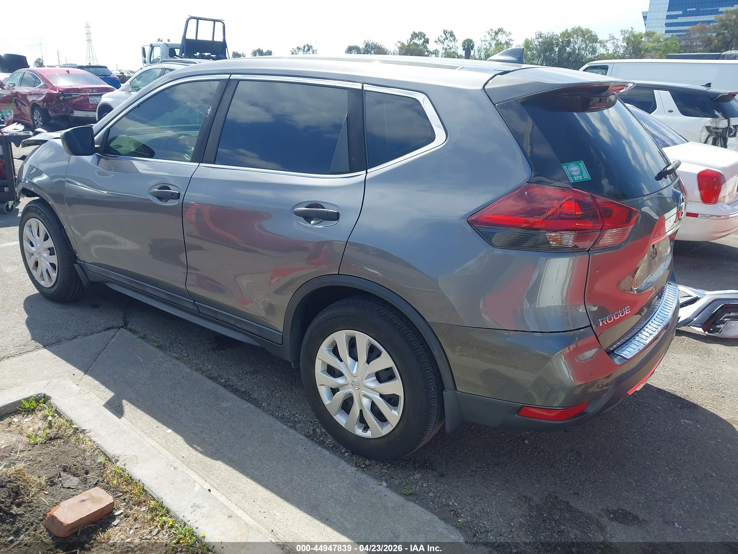 NISSAN ROGUE image 3