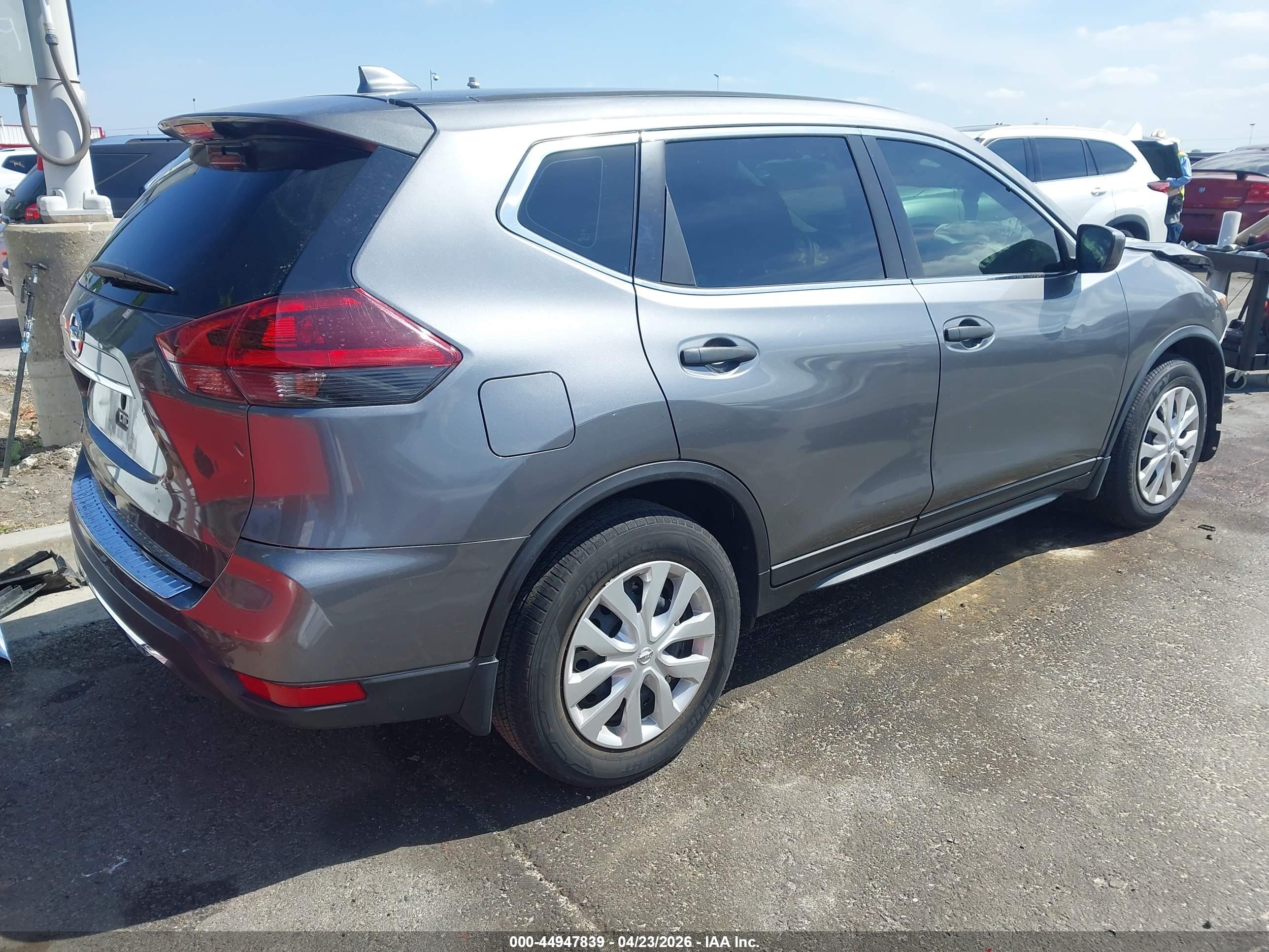 NISSAN ROGUE image 4