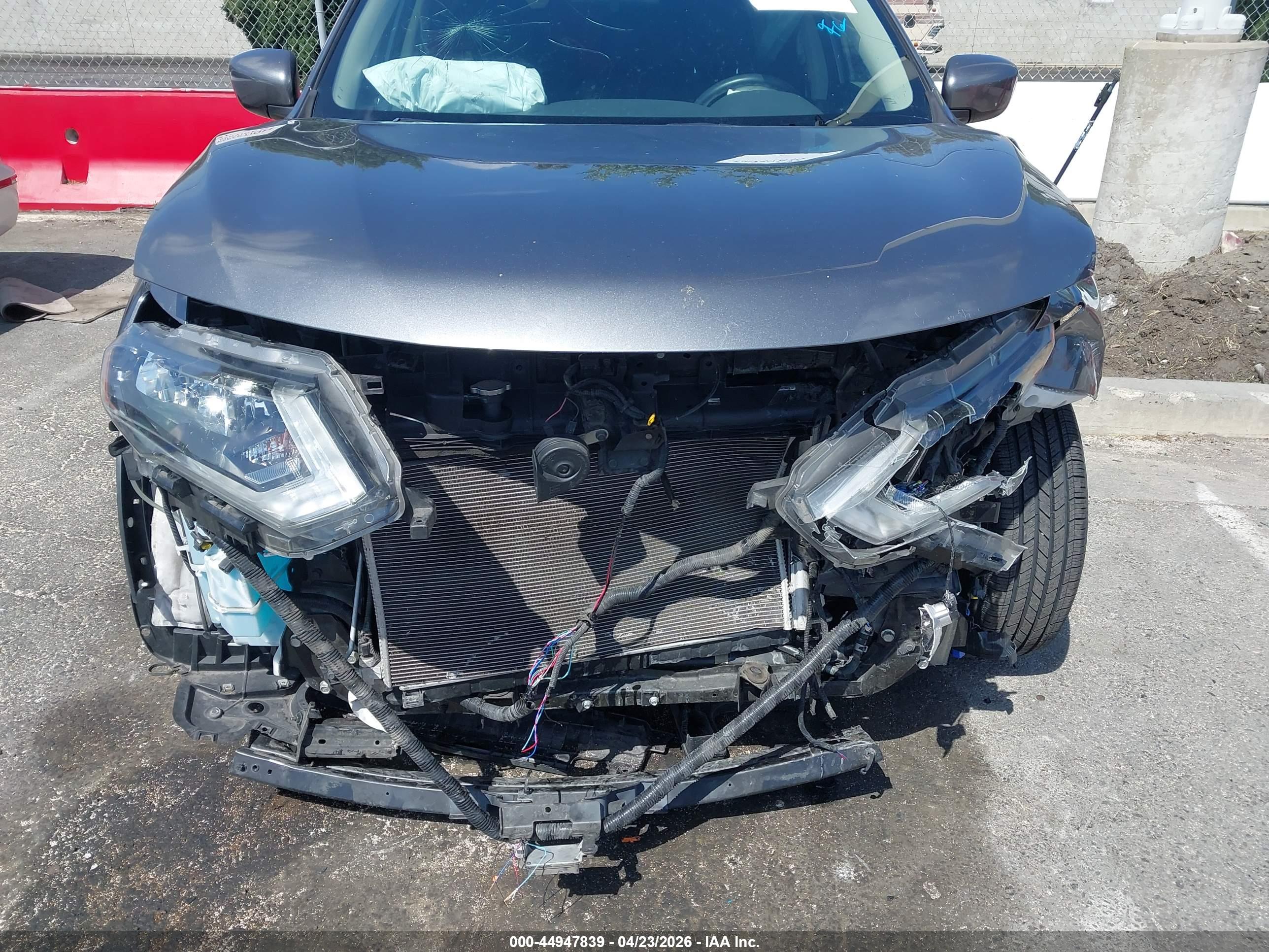 NISSAN ROGUE image 6