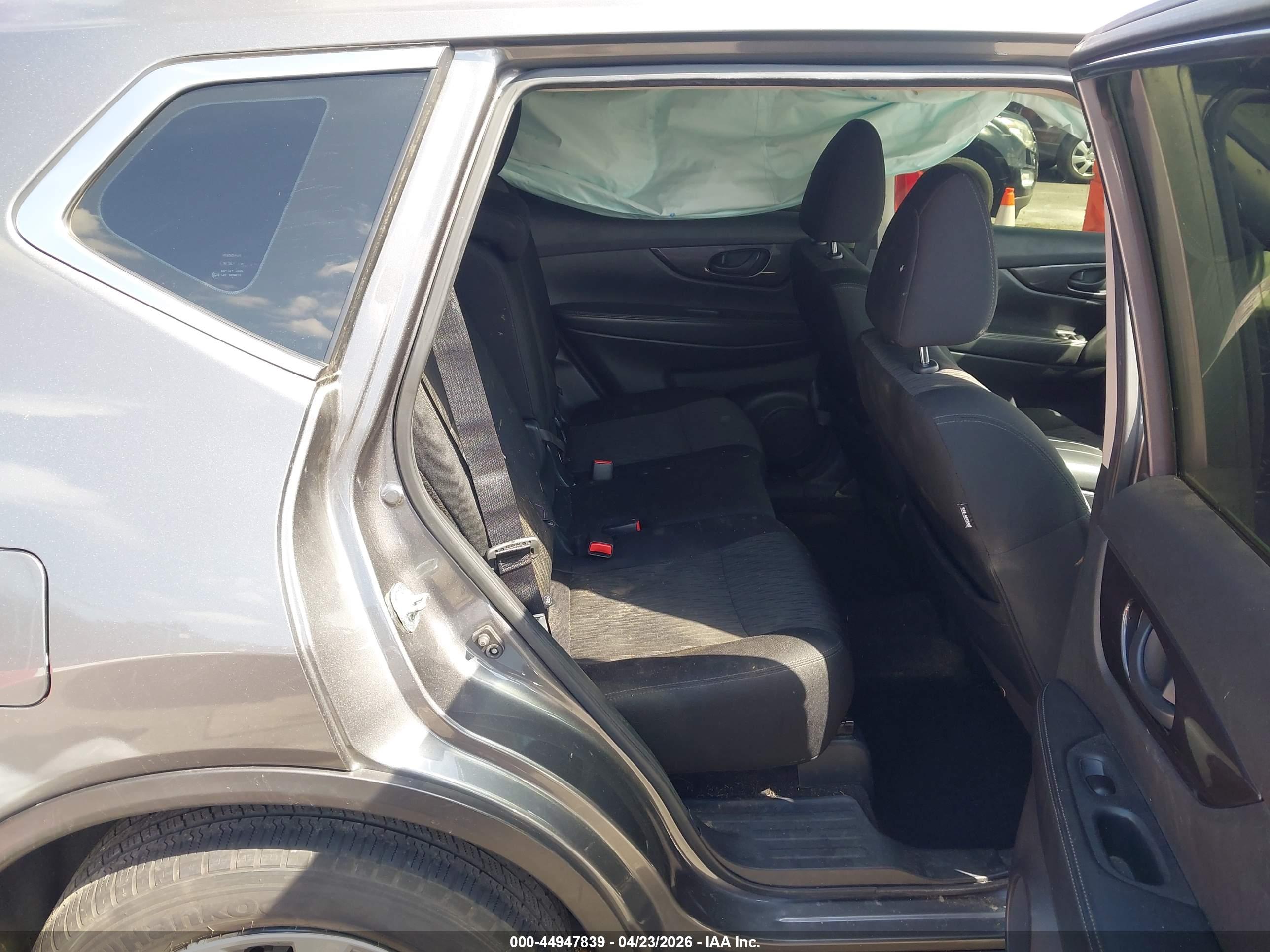 NISSAN ROGUE image 8