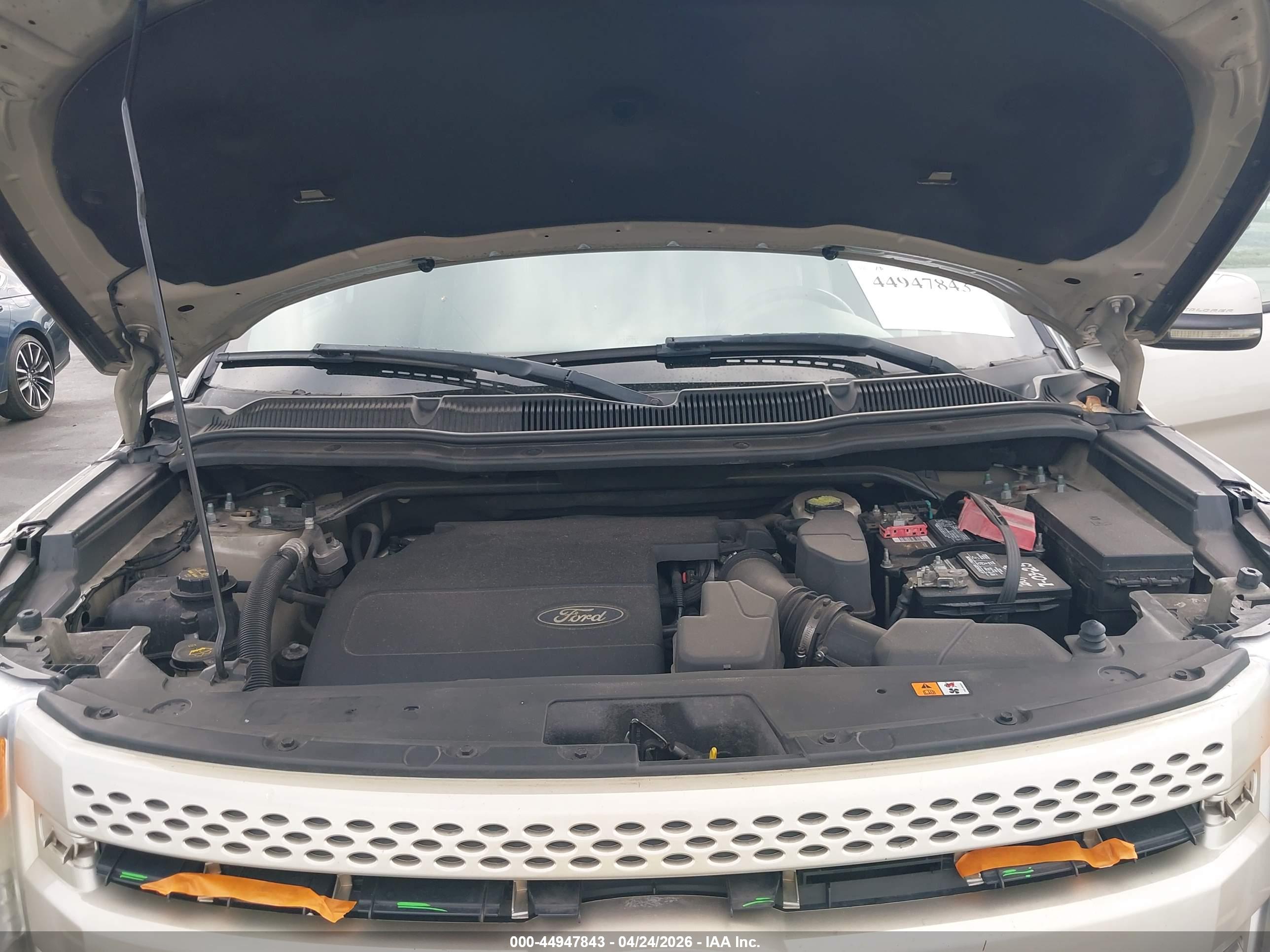 FORD EXPLORER image 10