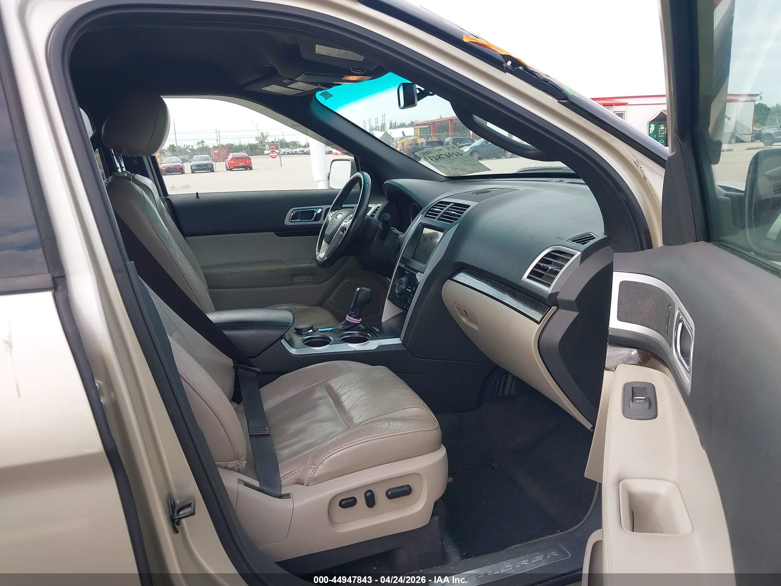 FORD EXPLORER image 5