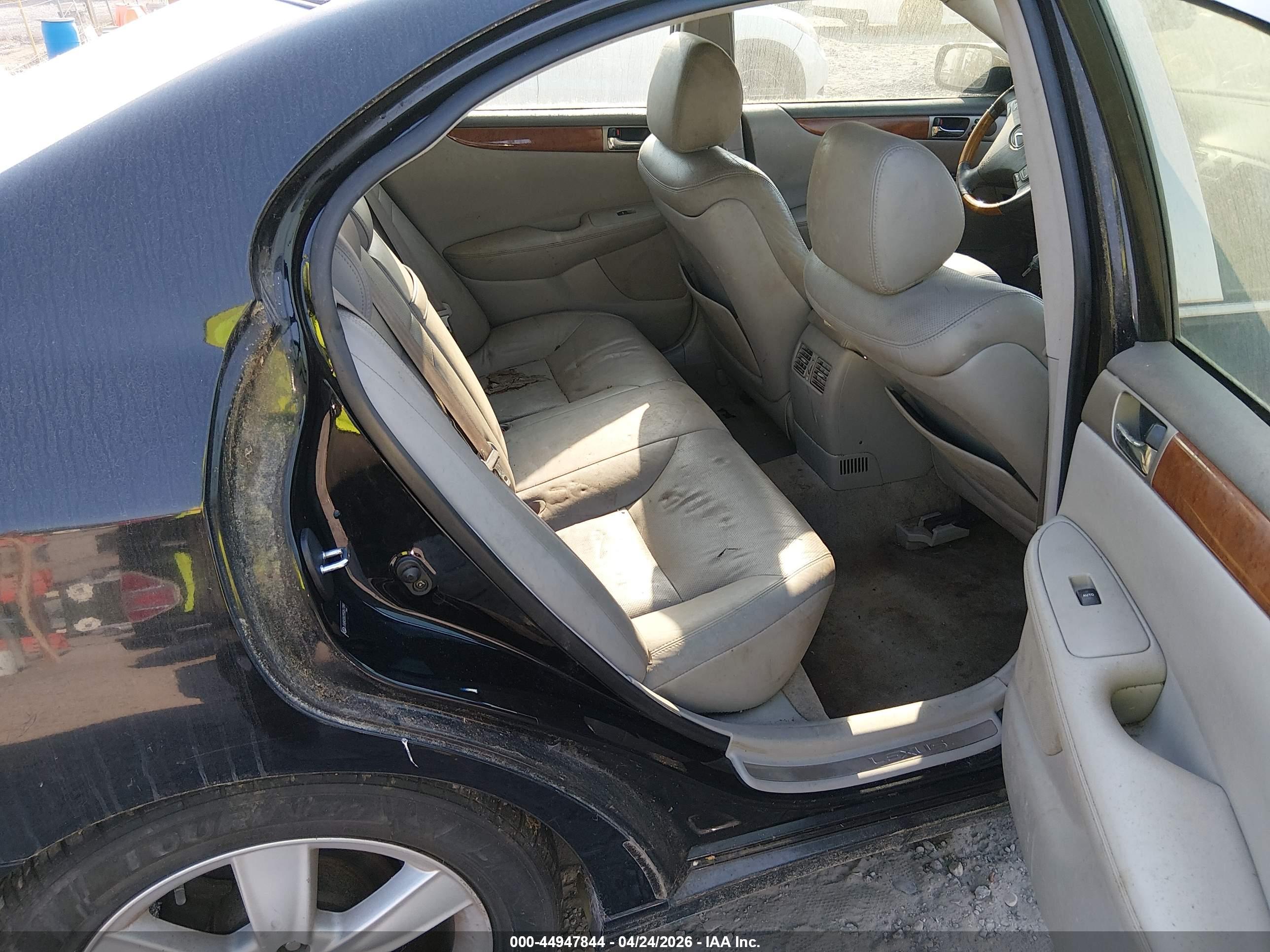 LEXUS ES image 8