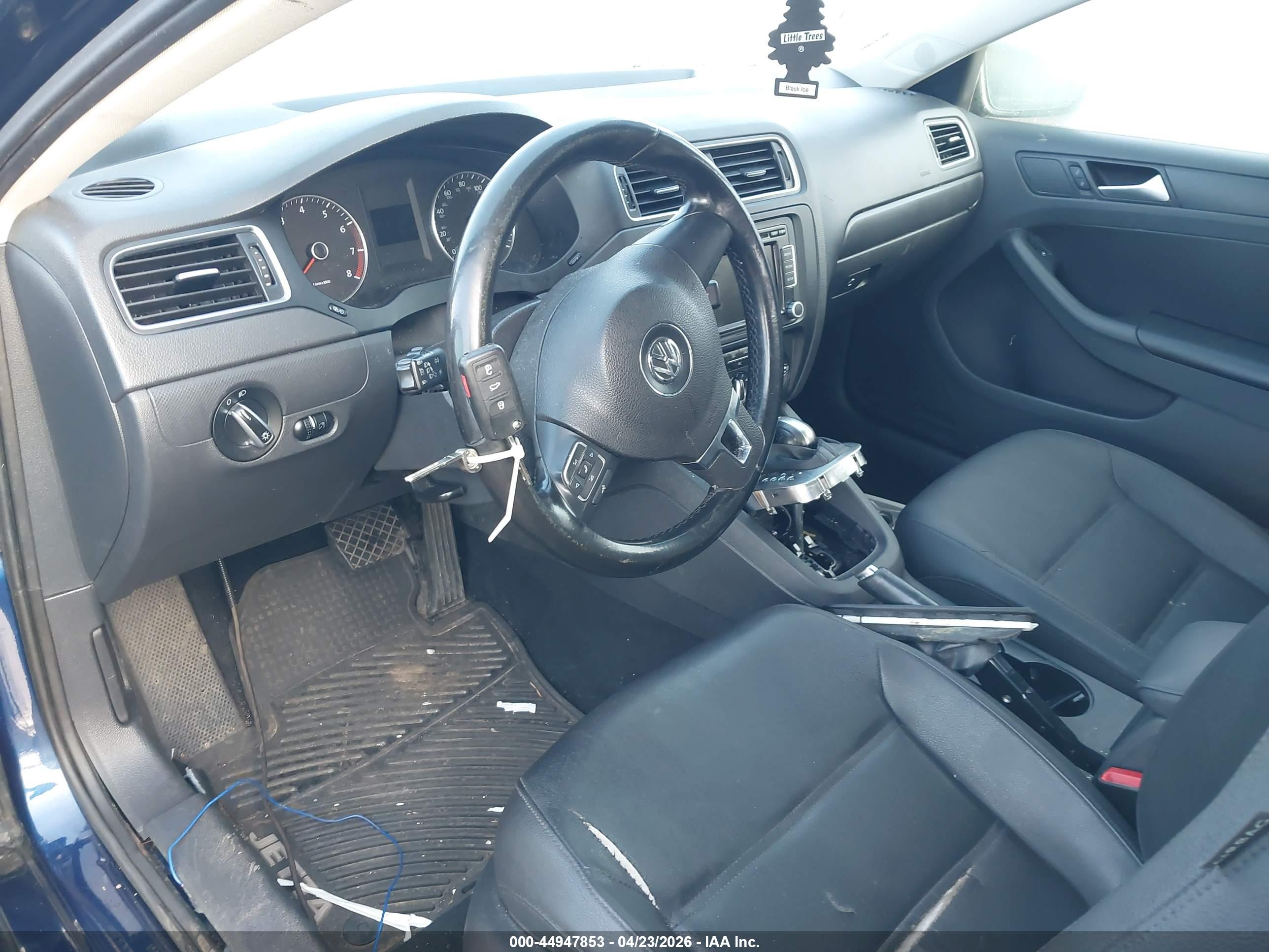VOLKSWAGEN JETTA image 5