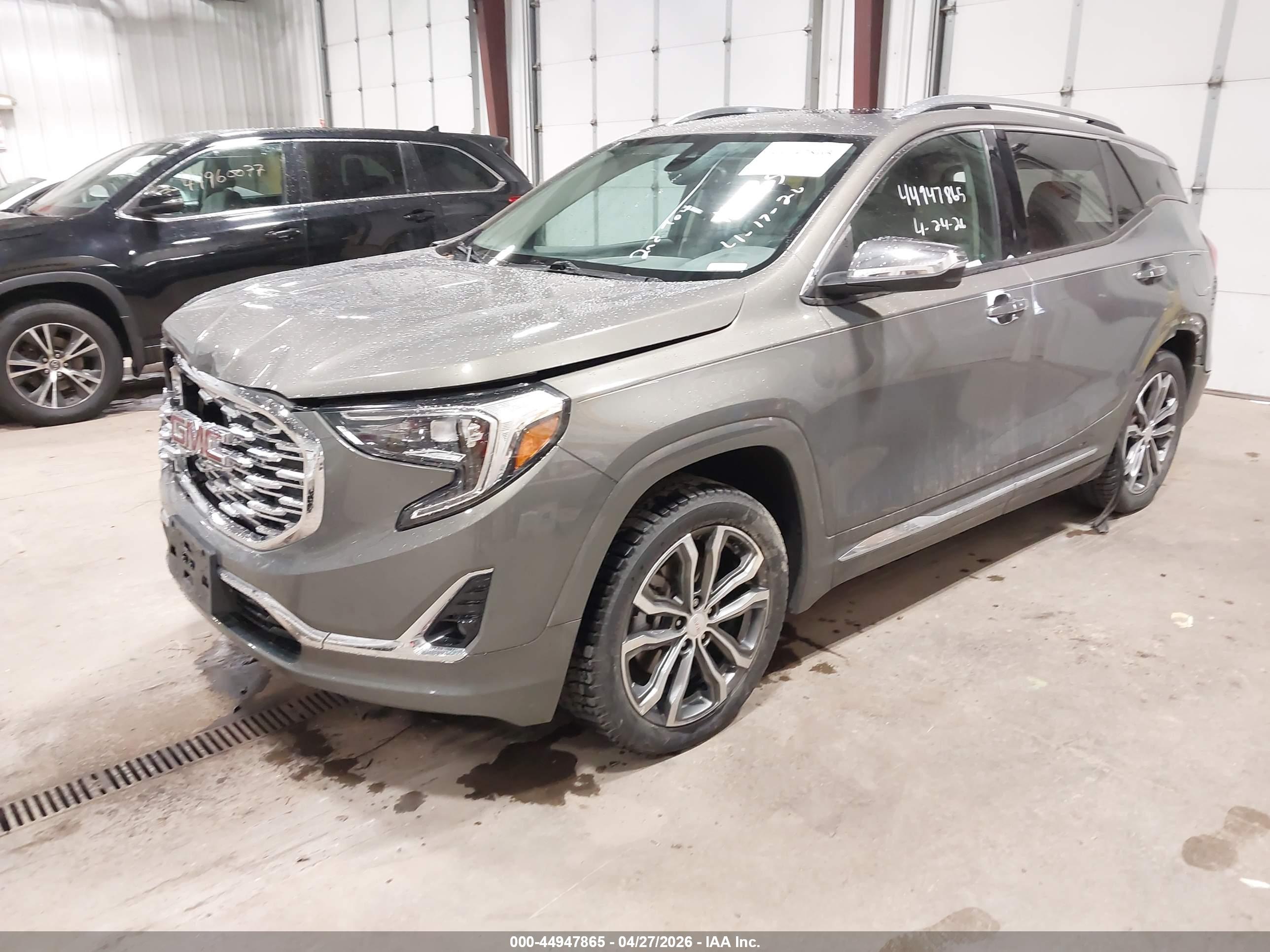 GMC TERRAIN image 2