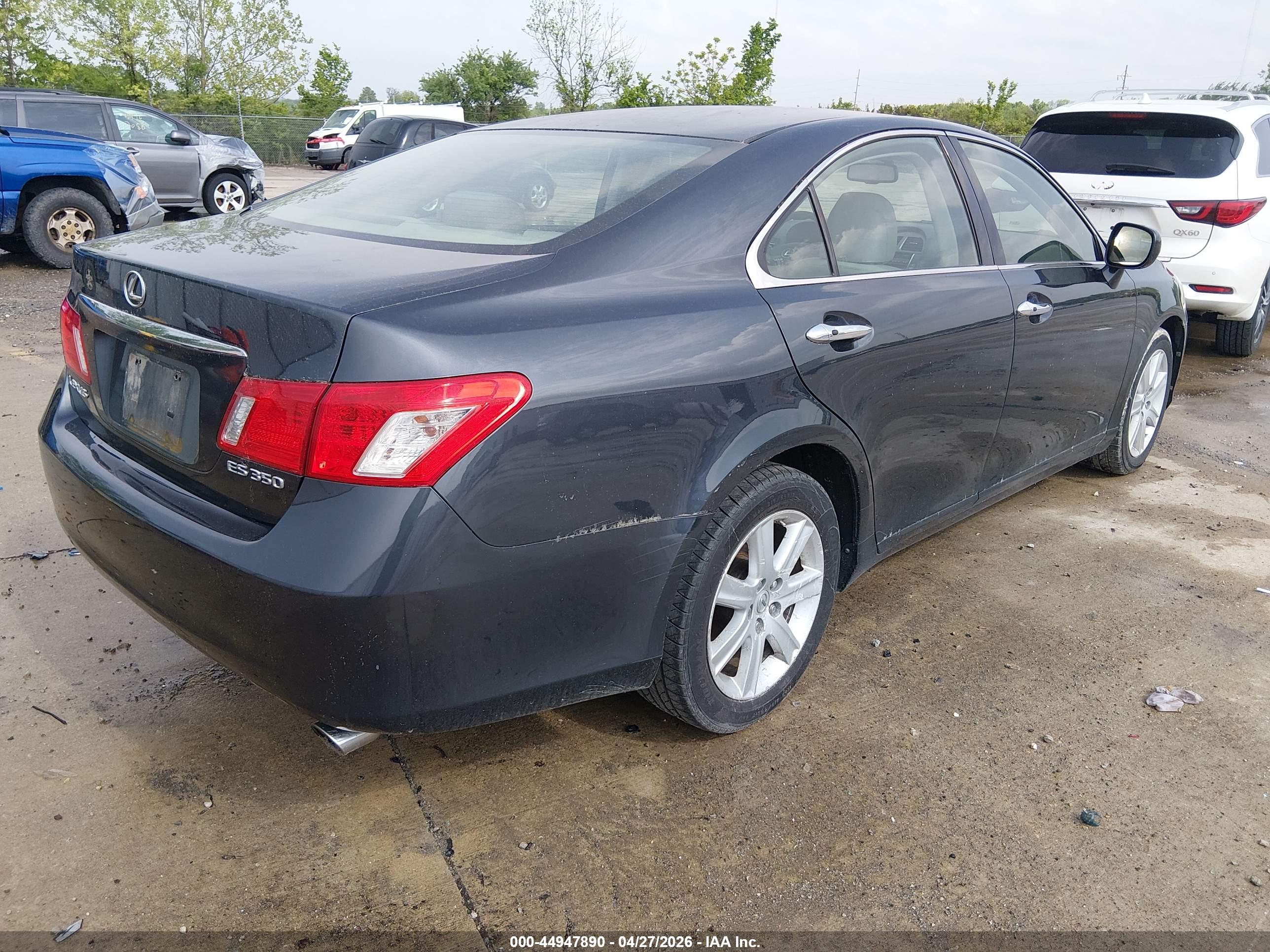LEXUS ES image 4