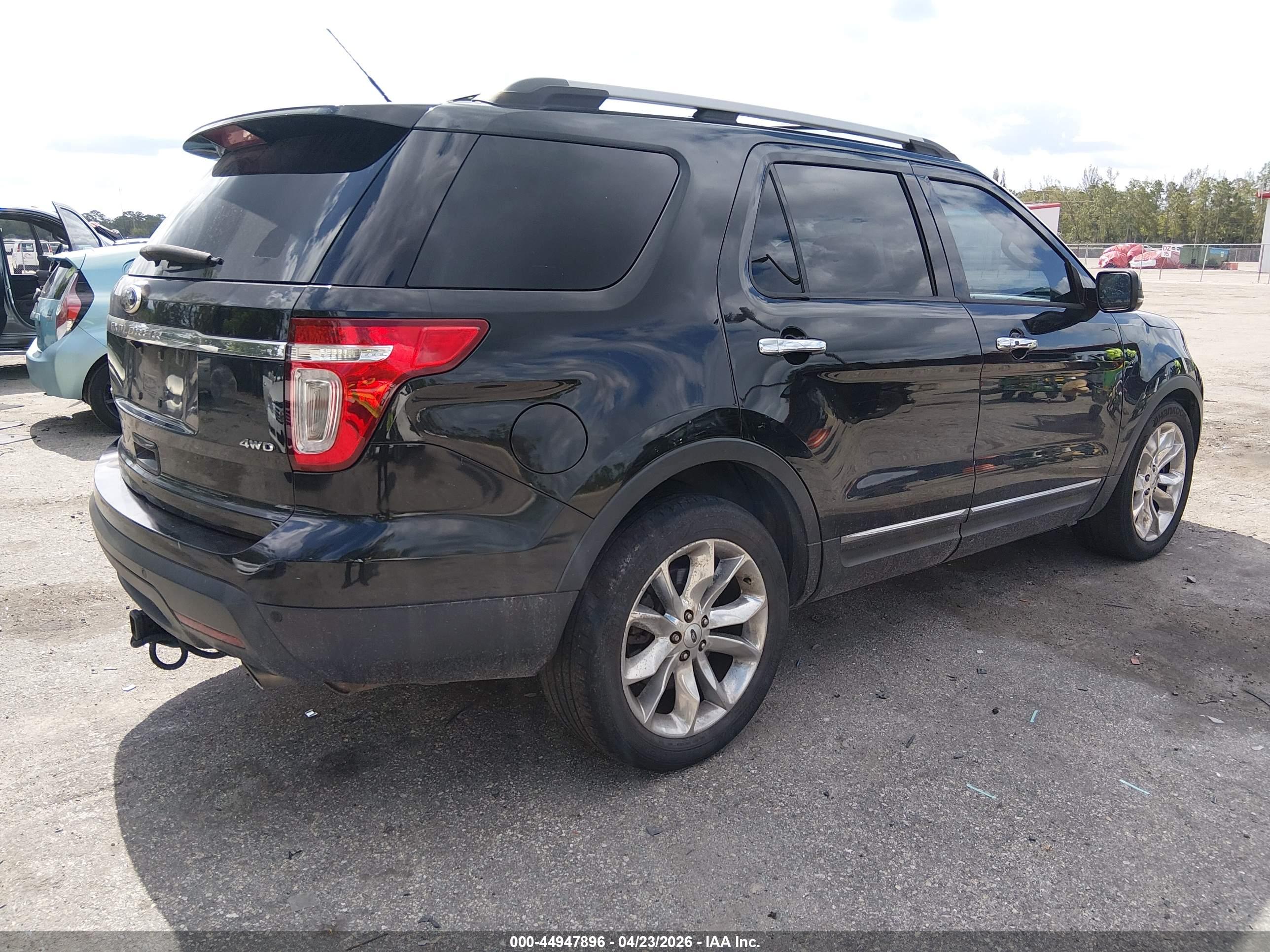 FORD EXPLORER image 4