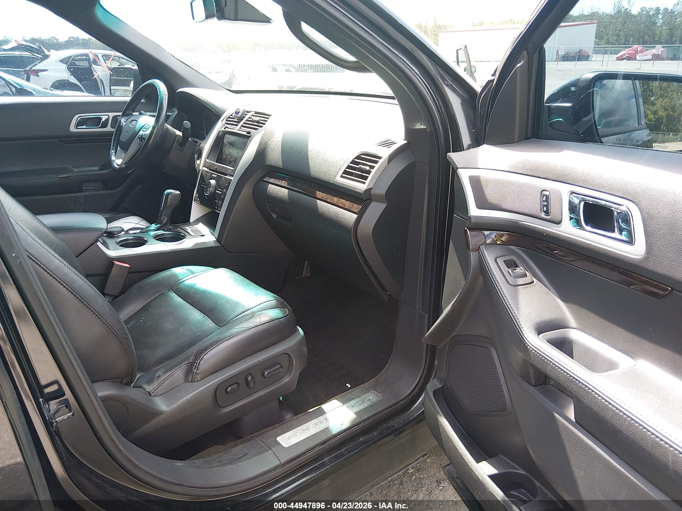 FORD EXPLORER image 5