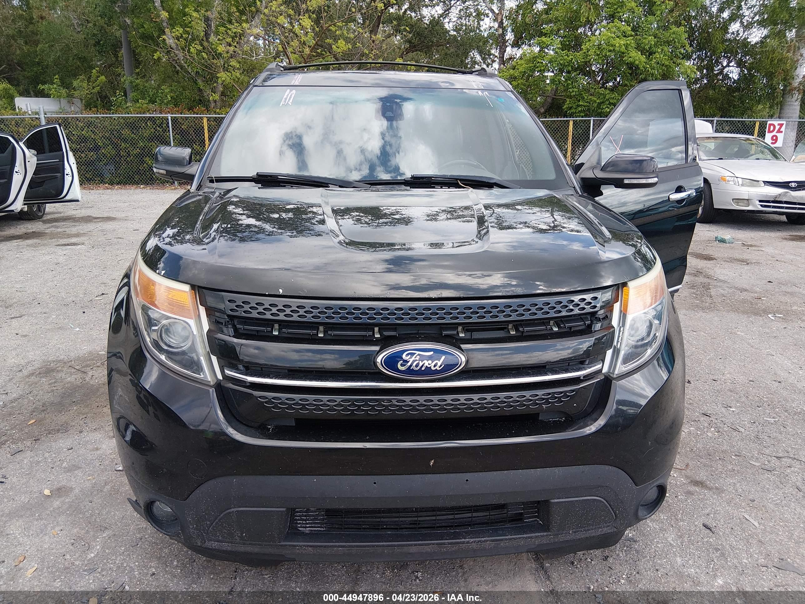 FORD EXPLORER image 6
