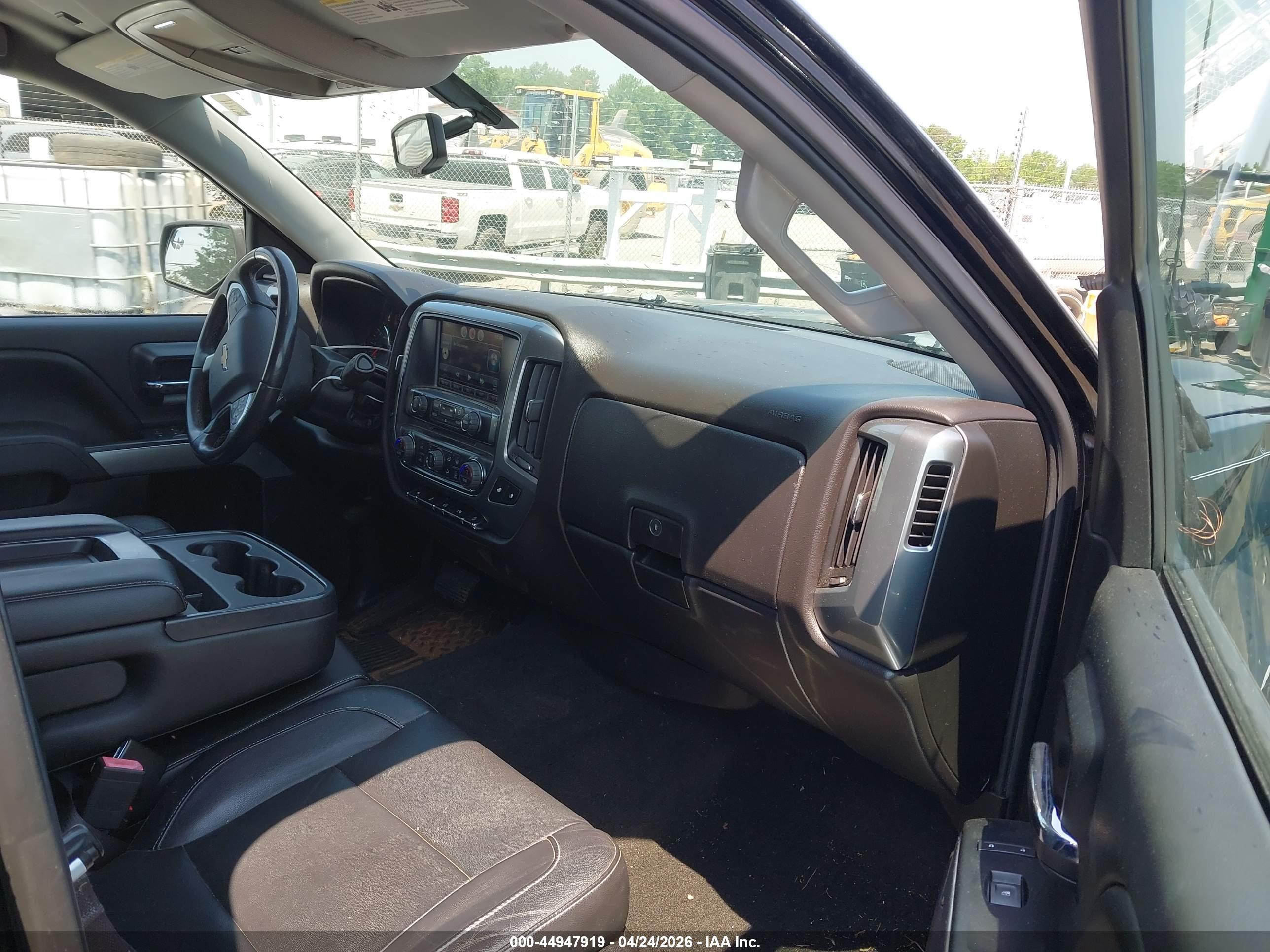 CHEVROLET SILVERADO image 5