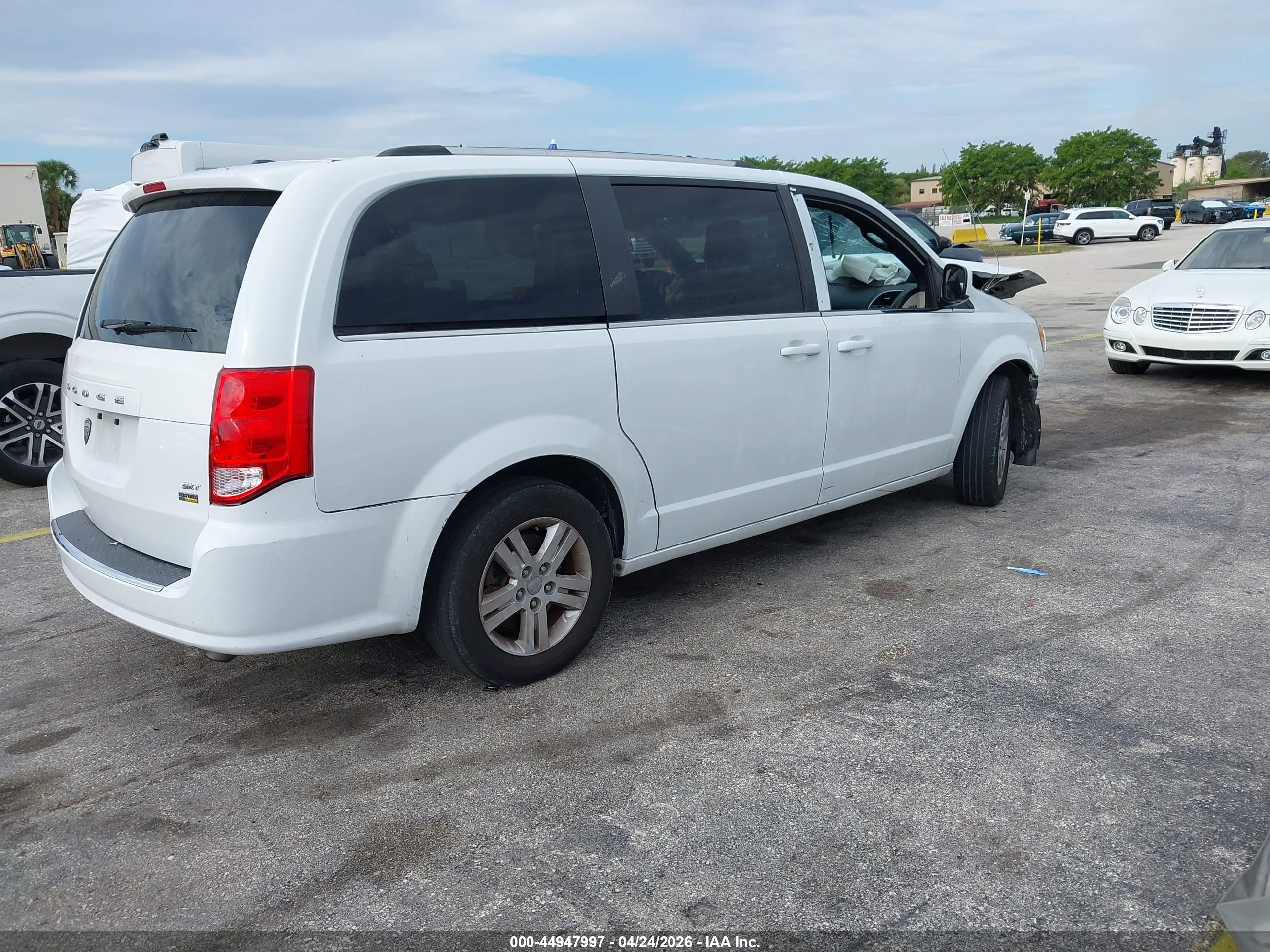 DODGE GRAND image 4