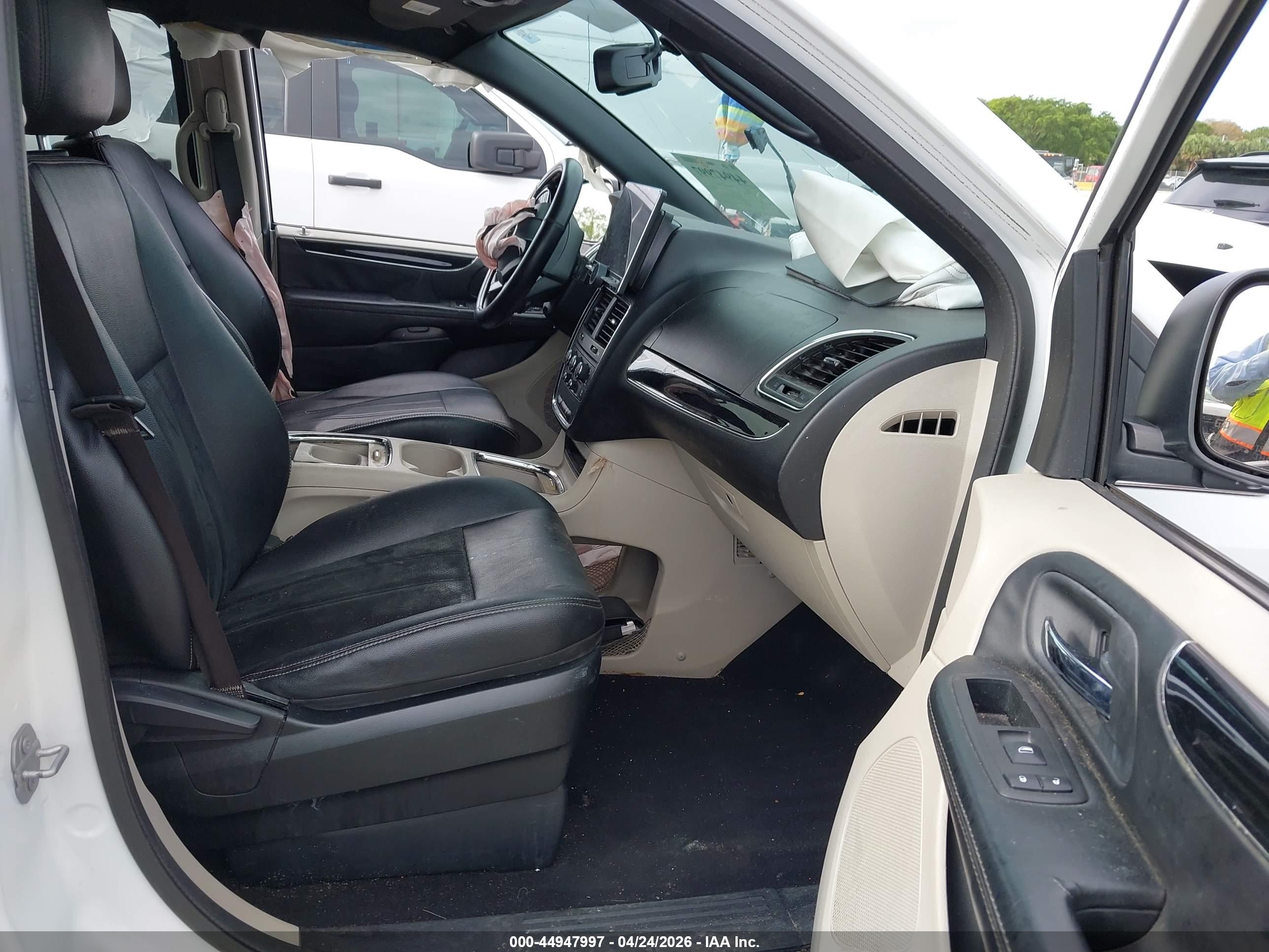 DODGE GRAND image 5