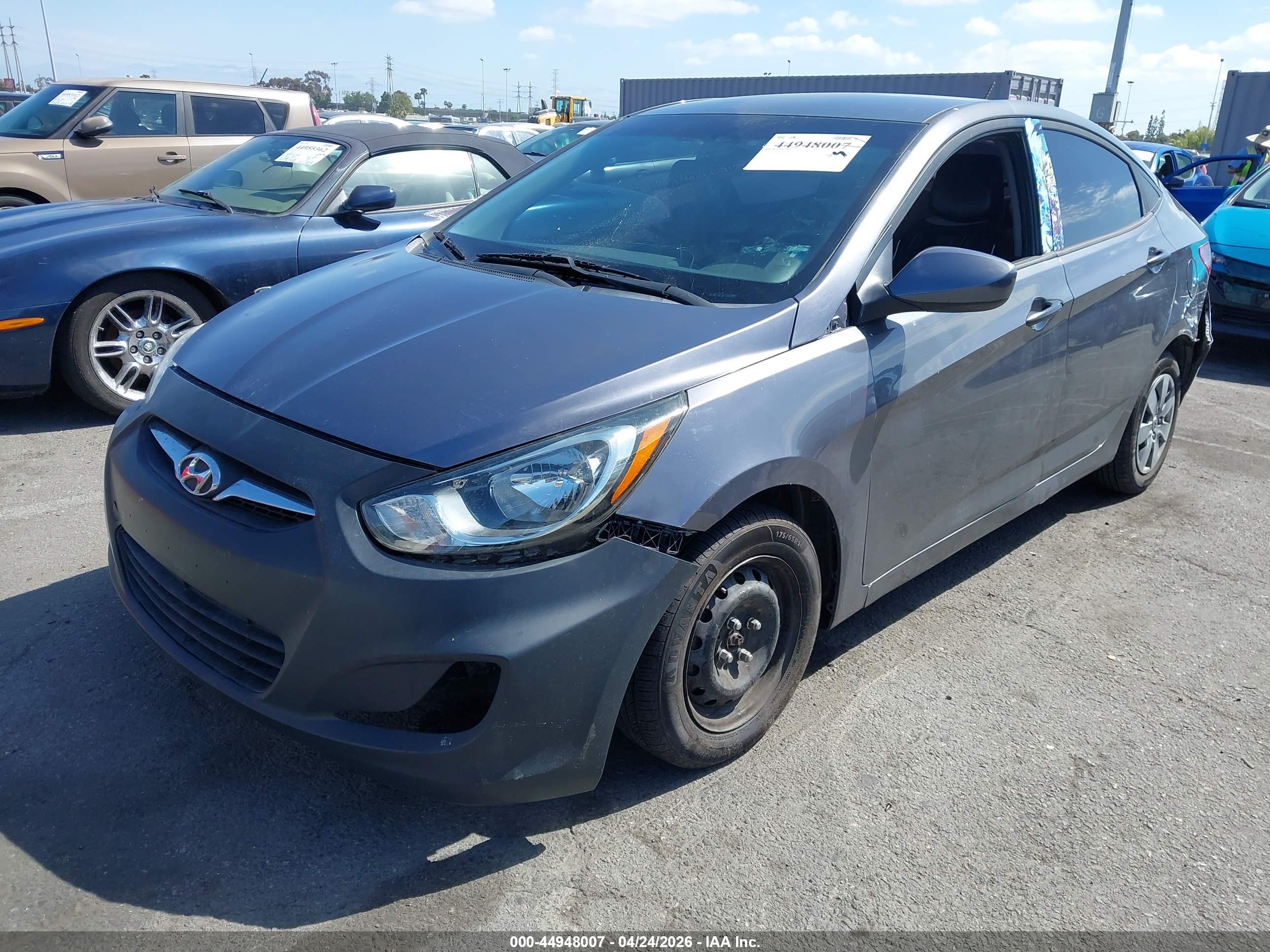 HYUNDAI ACCENT image 2