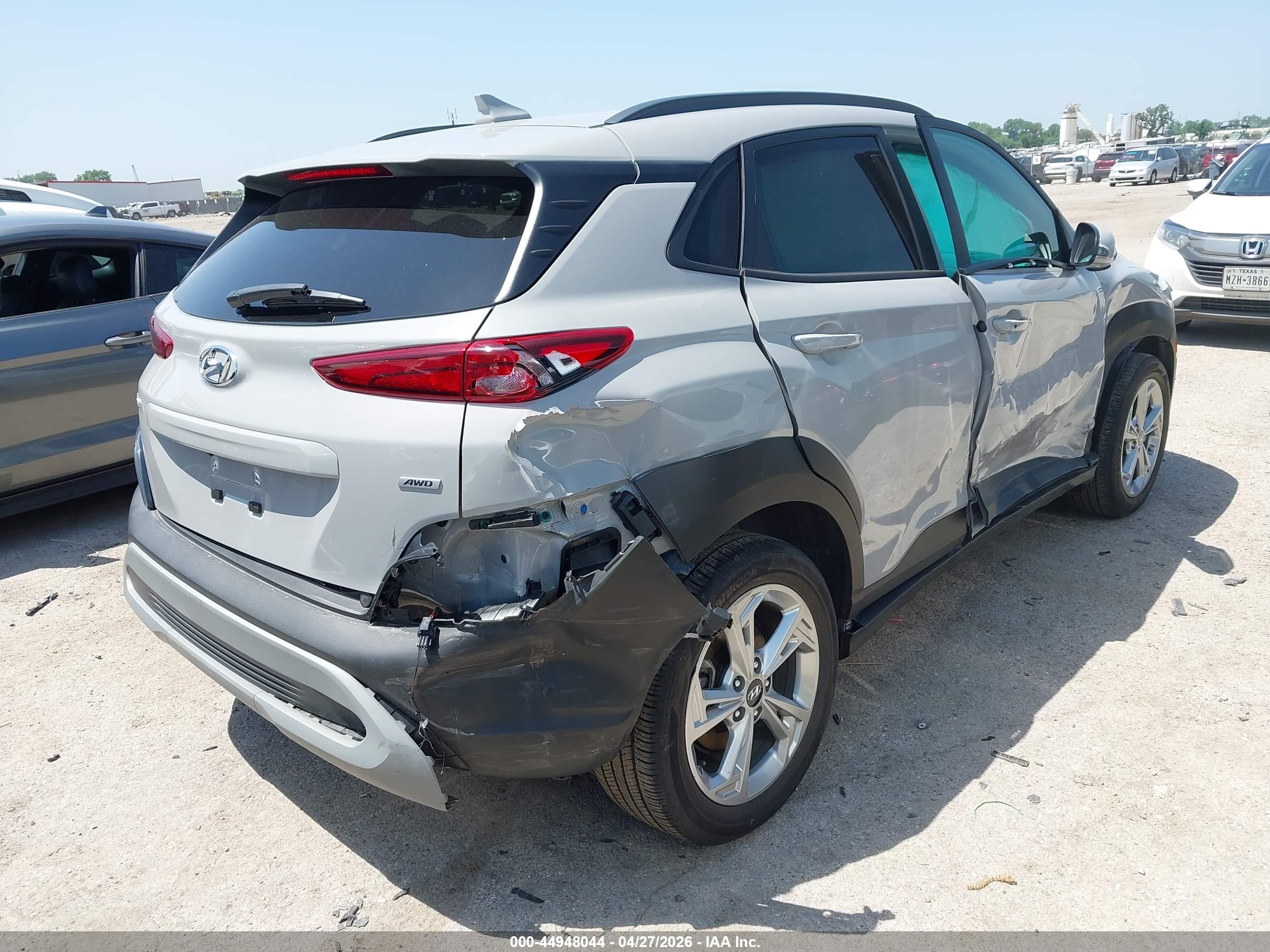 HYUNDAI KONA image 4