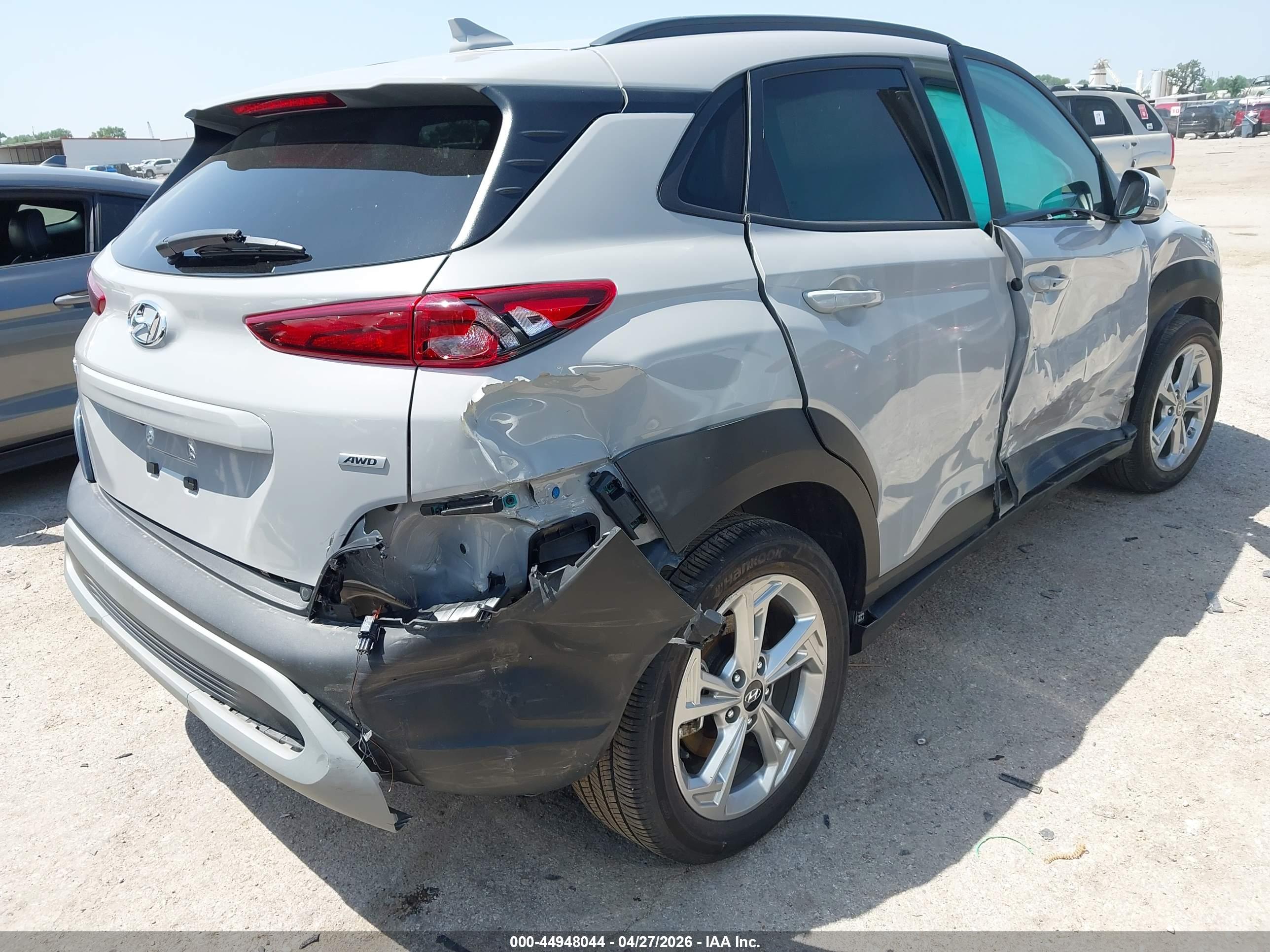 HYUNDAI KONA image 6
