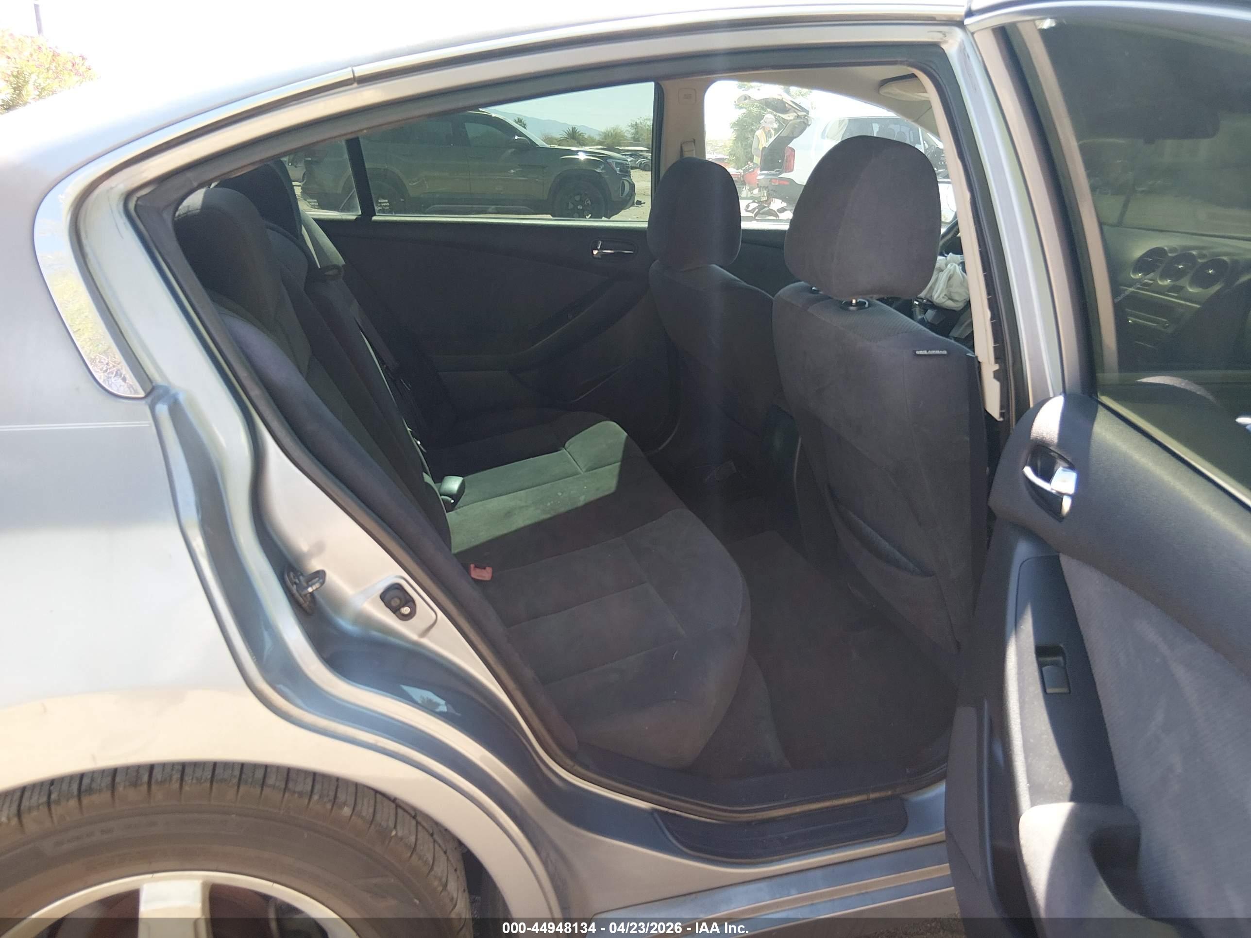 NISSAN ALTIMA image 8