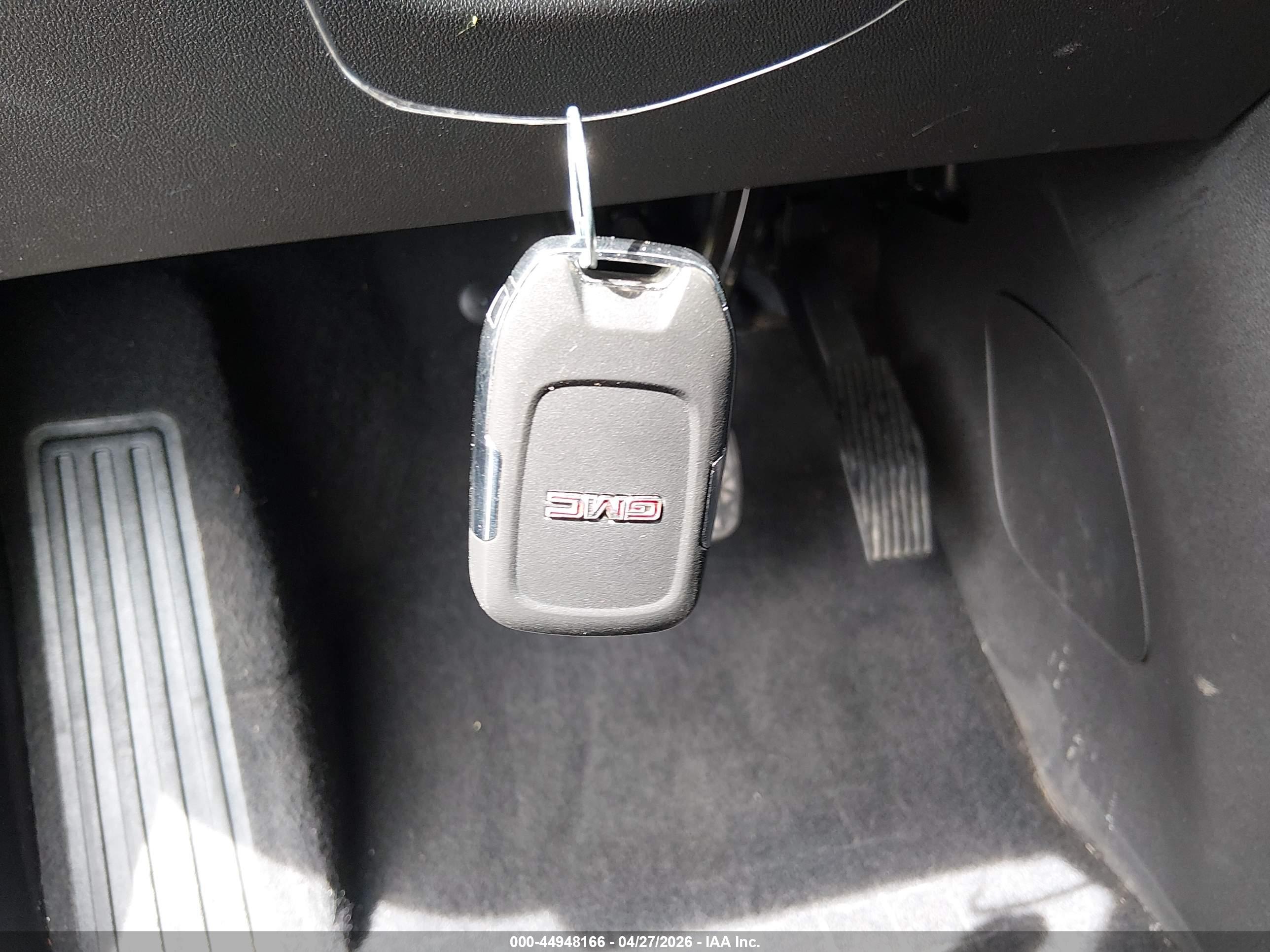 GMC TERRAIN image 11