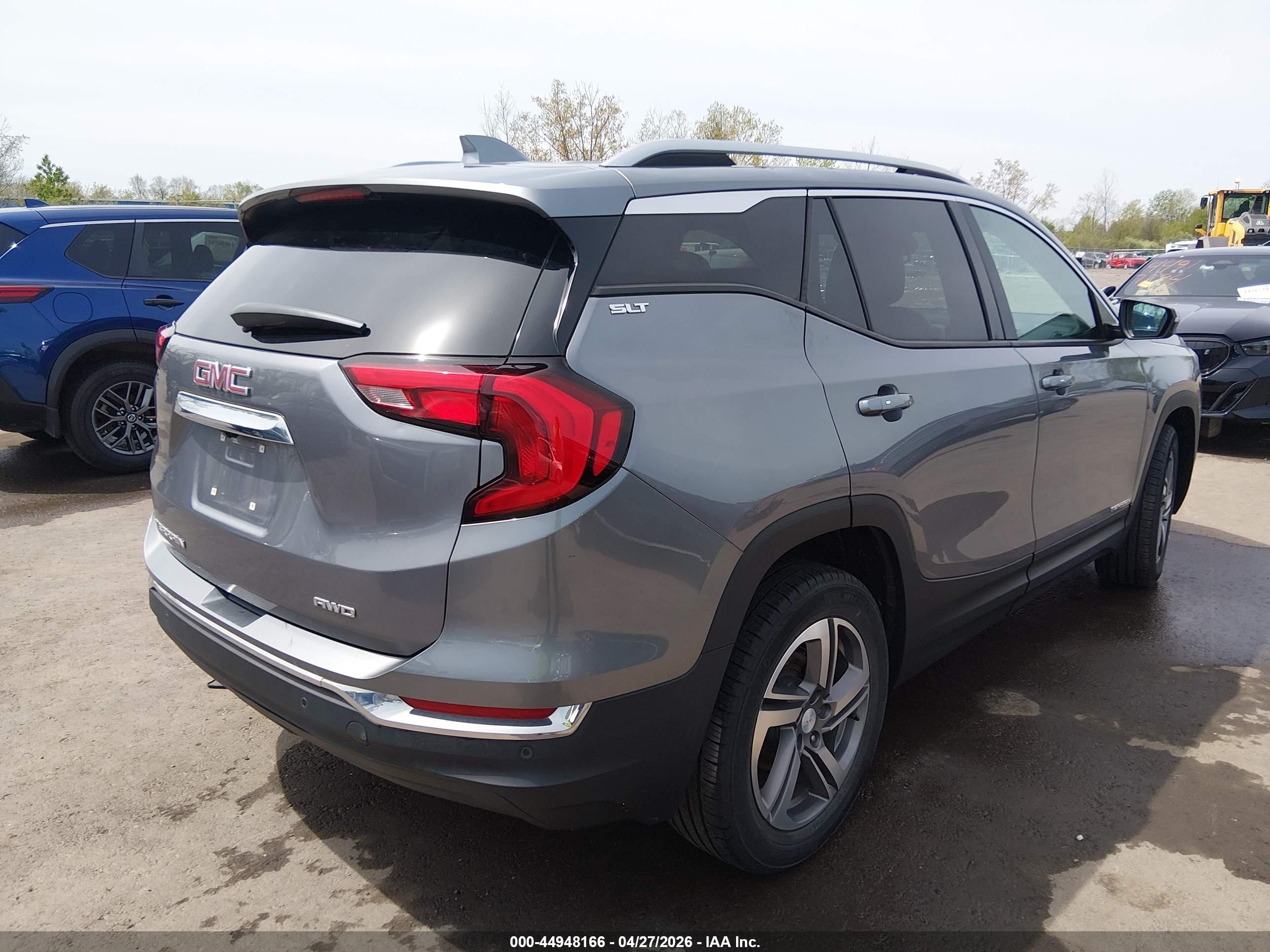 GMC TERRAIN image 4