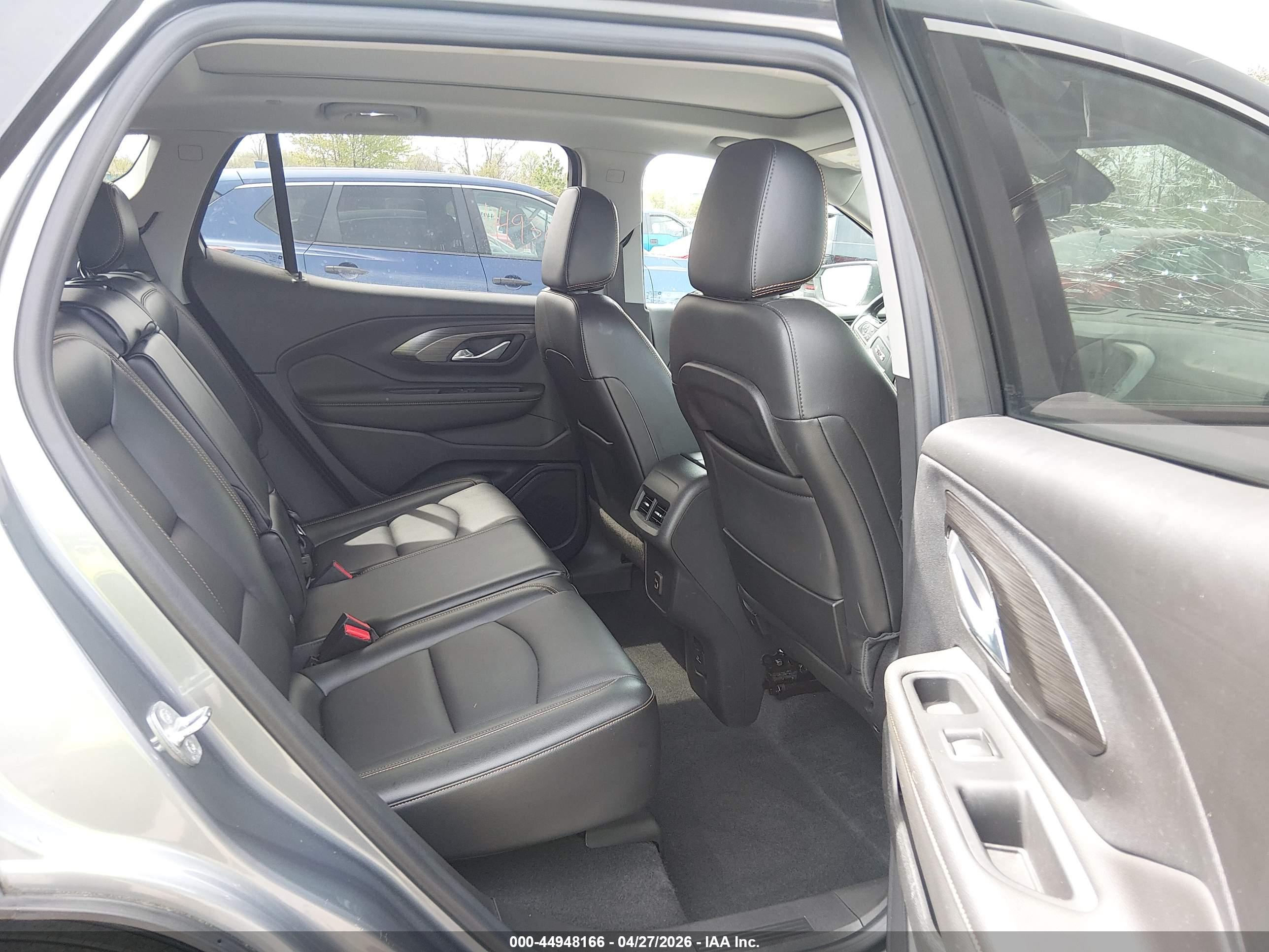 GMC TERRAIN image 8