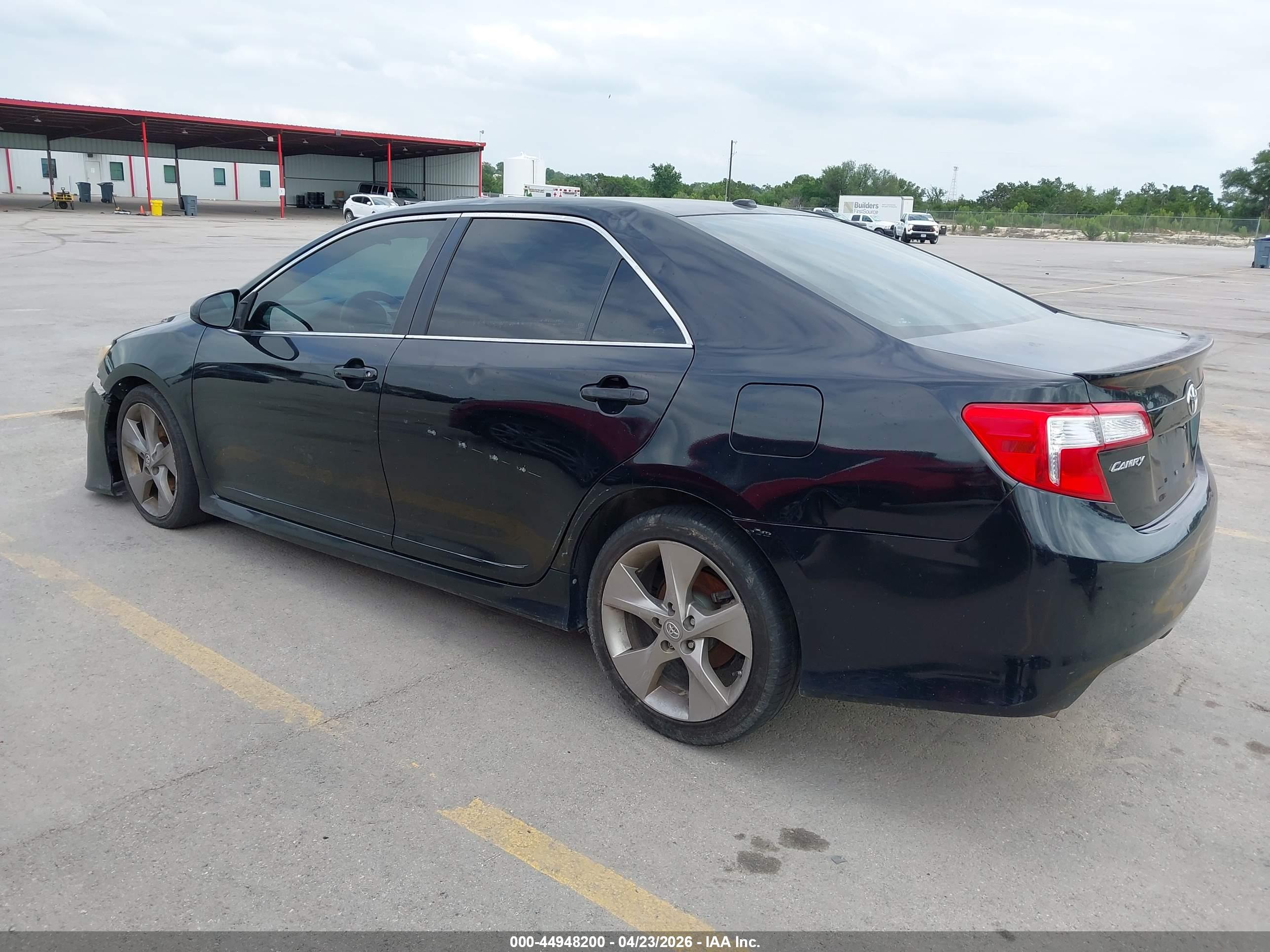 TOYOTA CAMRY image 3