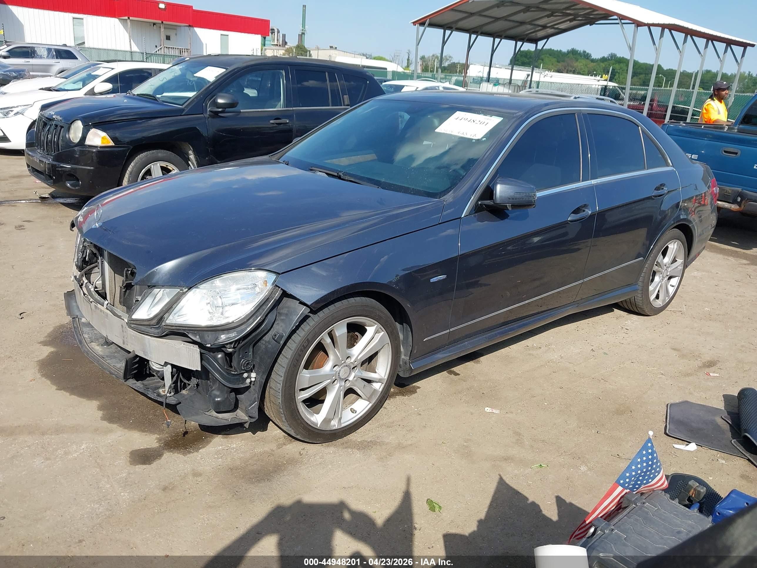 MERCEDES-BENZ E image 2