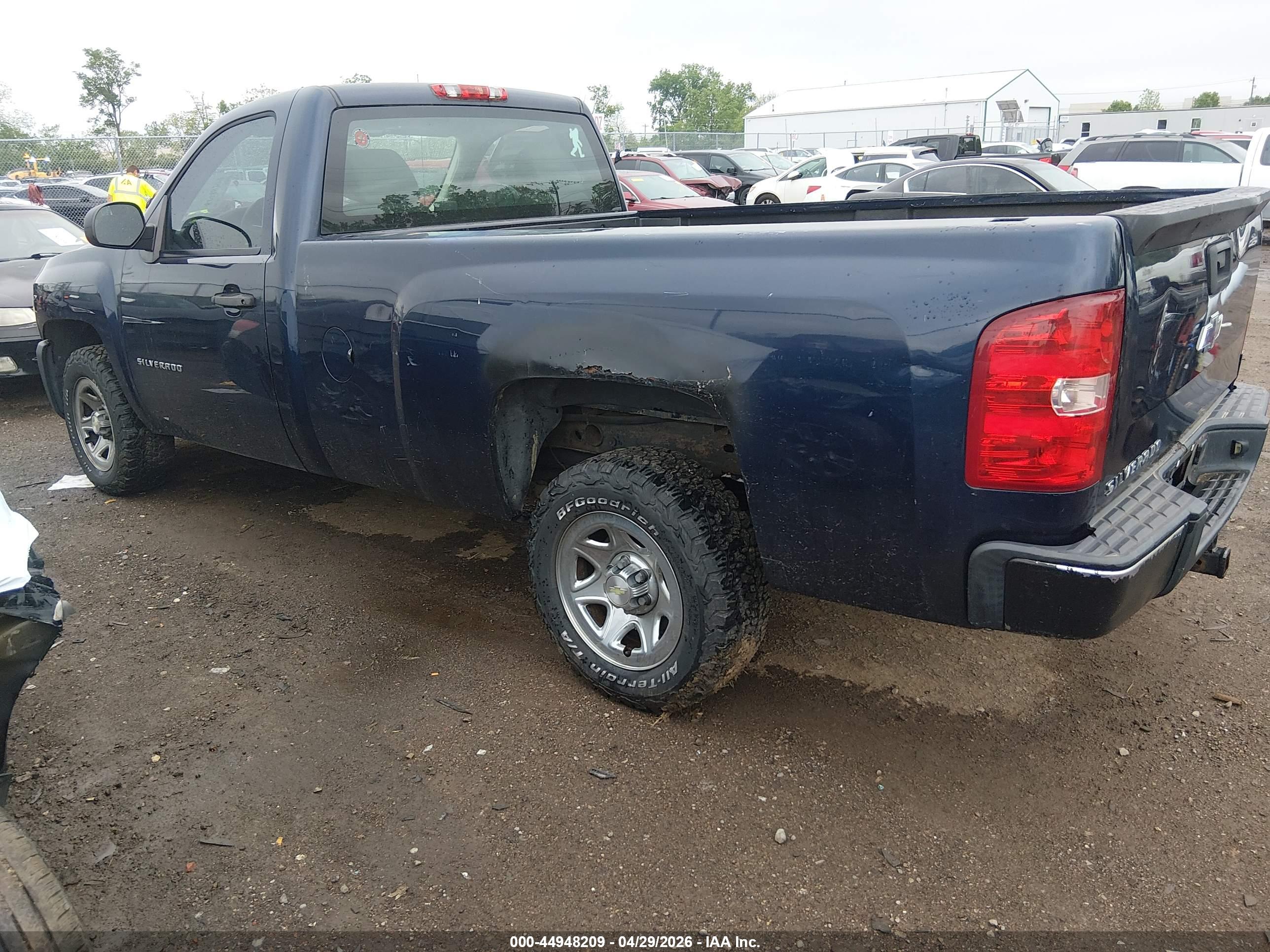 CHEVROLET SILVERADO image 3