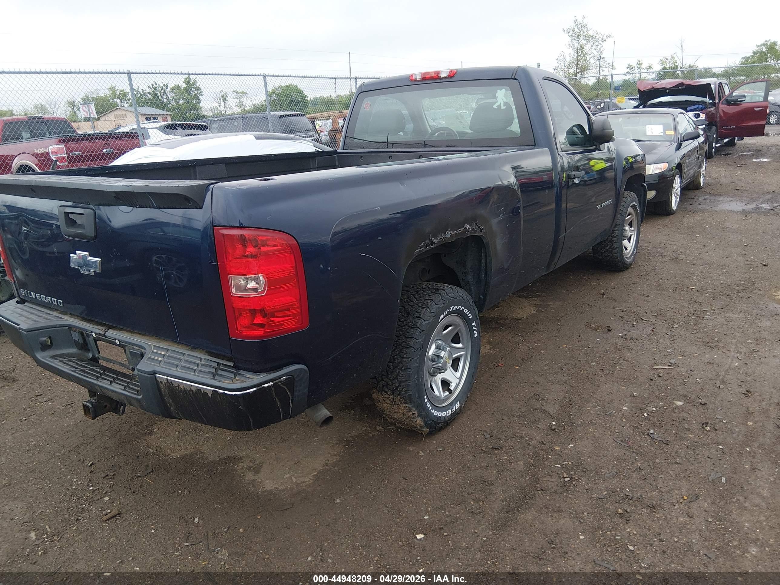 CHEVROLET SILVERADO image 4