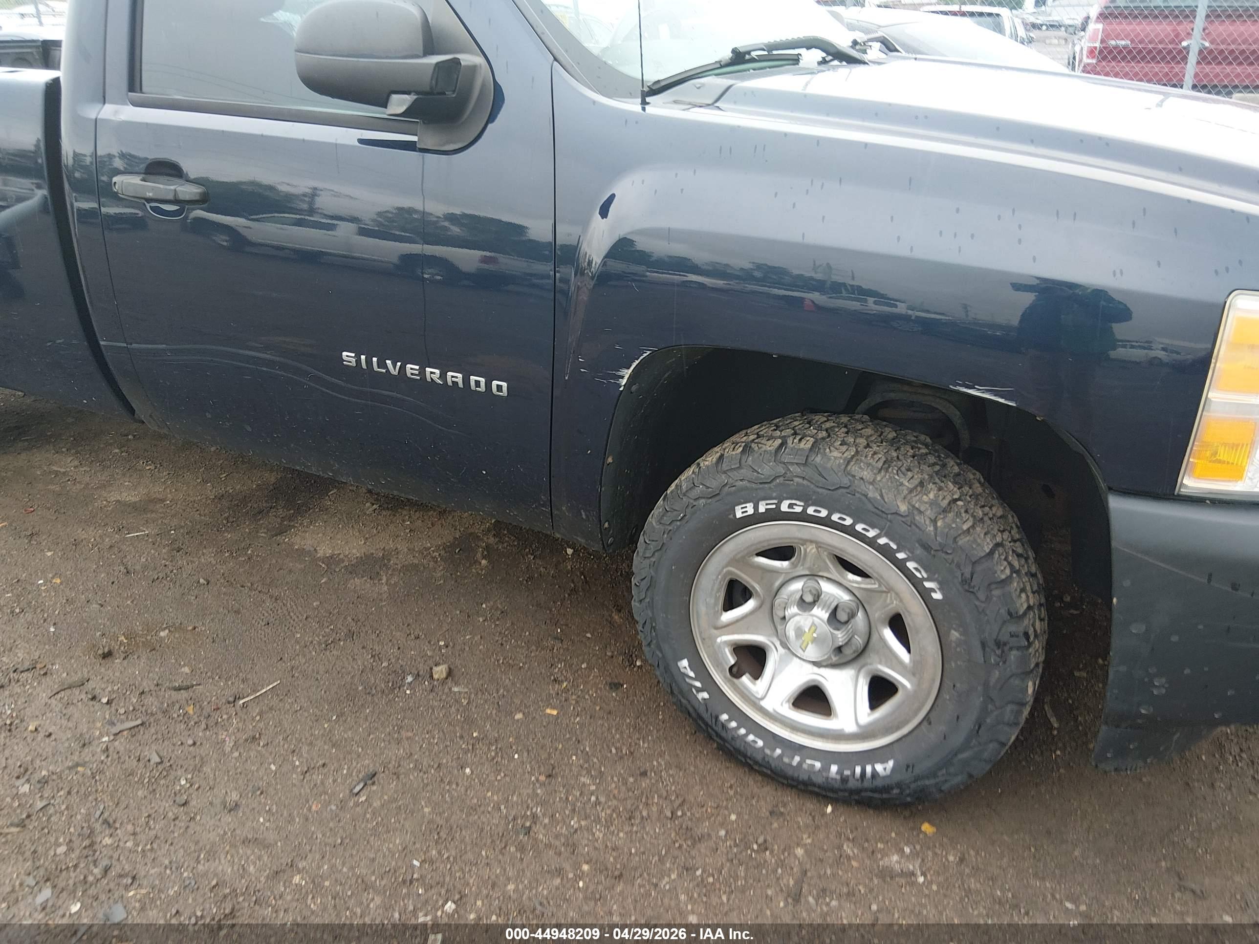 CHEVROLET SILVERADO image 6