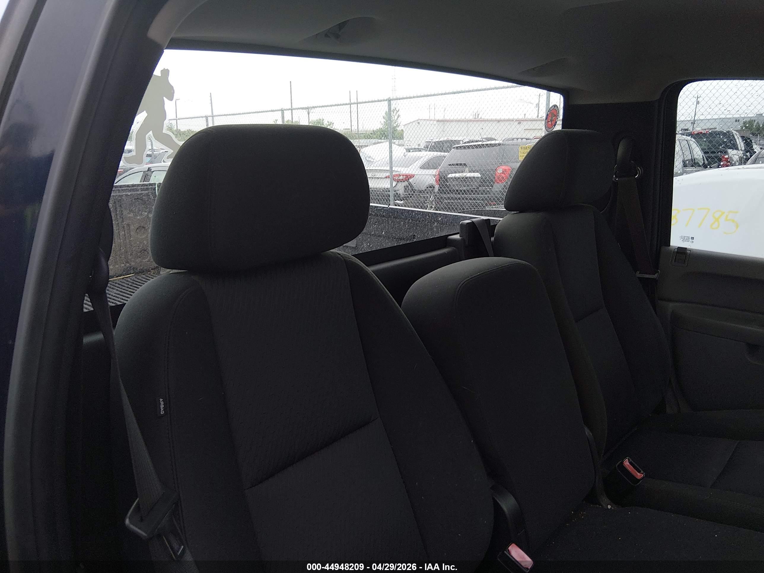 CHEVROLET SILVERADO image 8